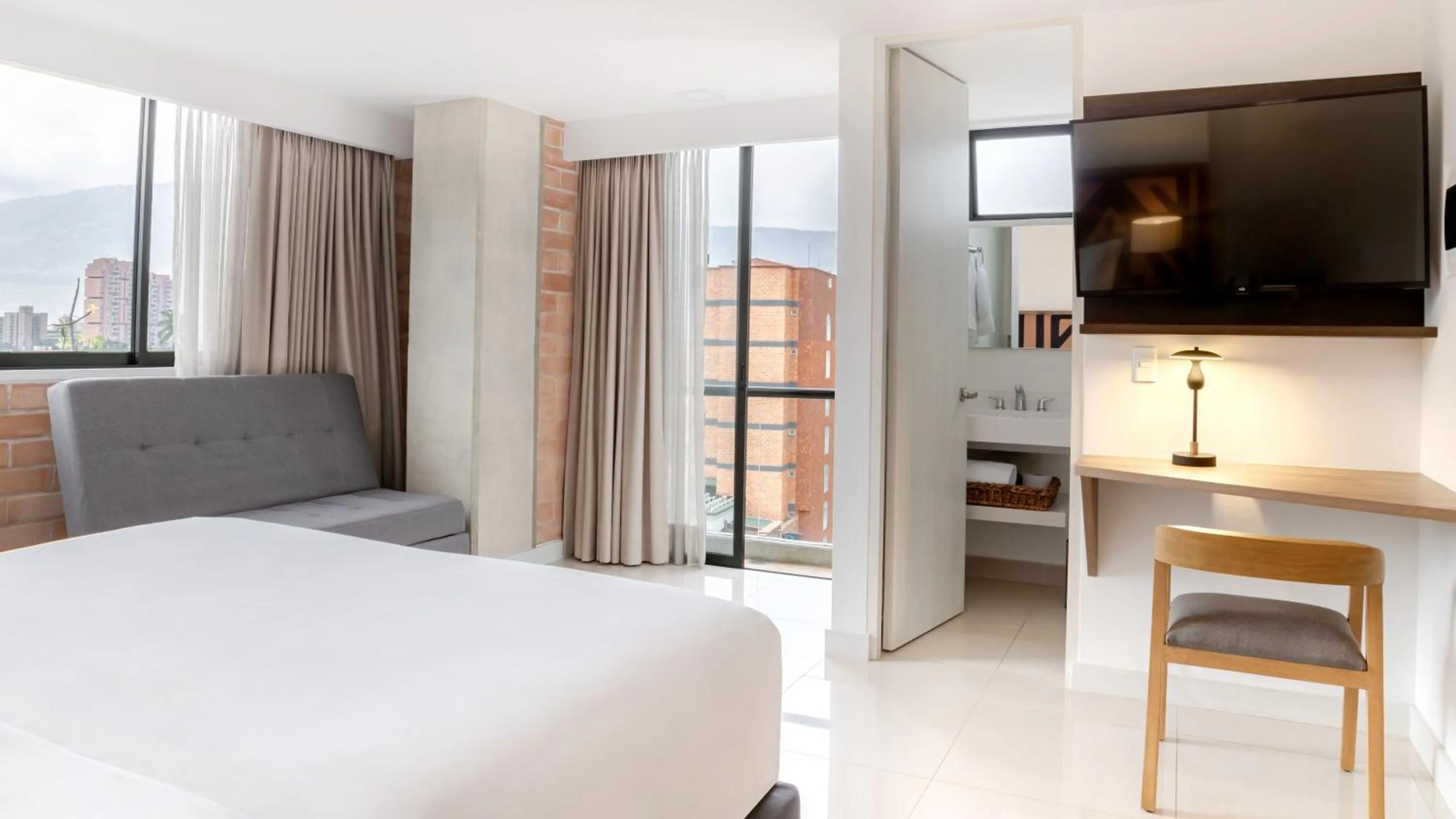 TV and multimedia, Bed in Origen Local Suites