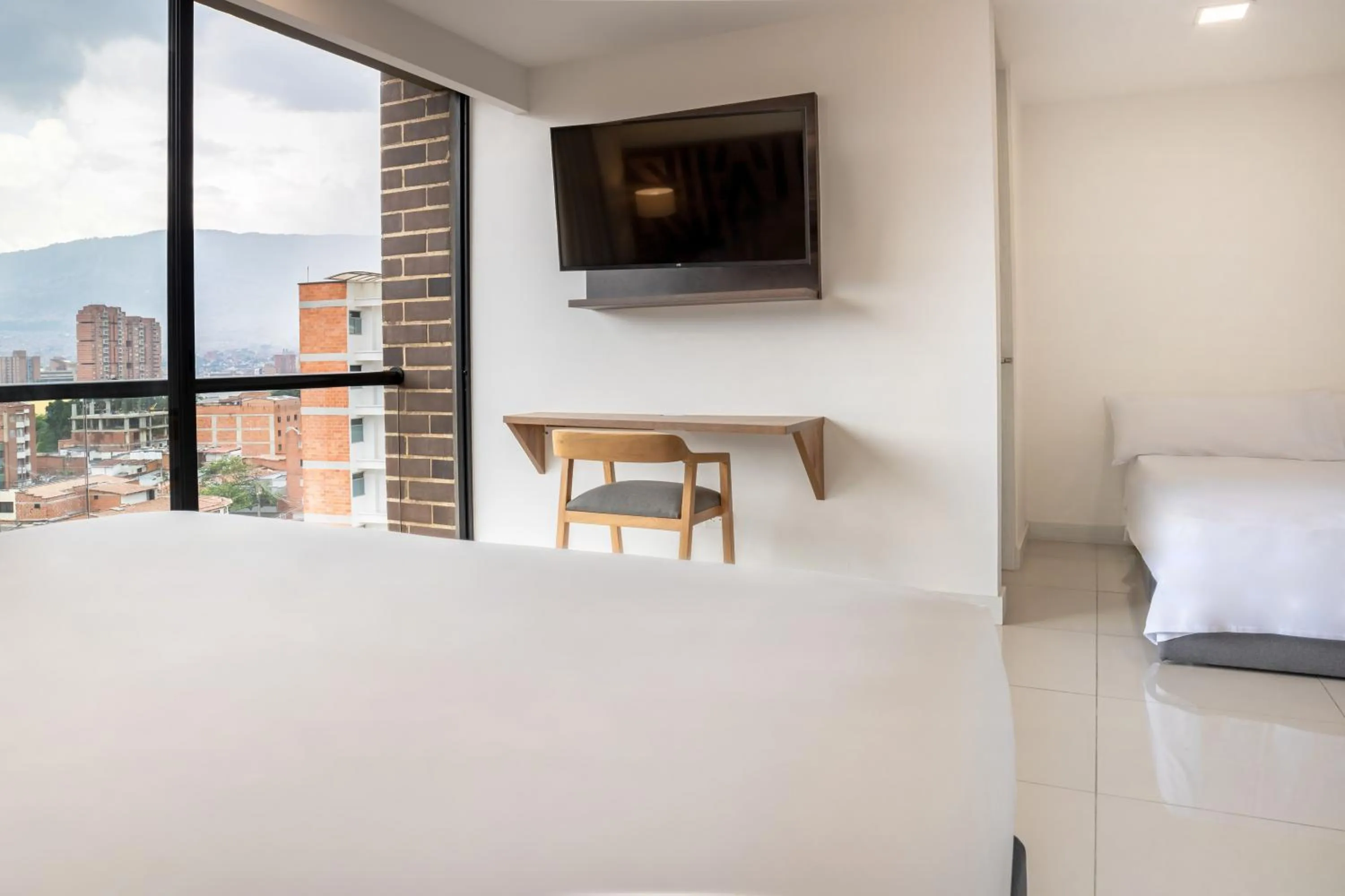 TV and multimedia, Bed in Origen Local Suites