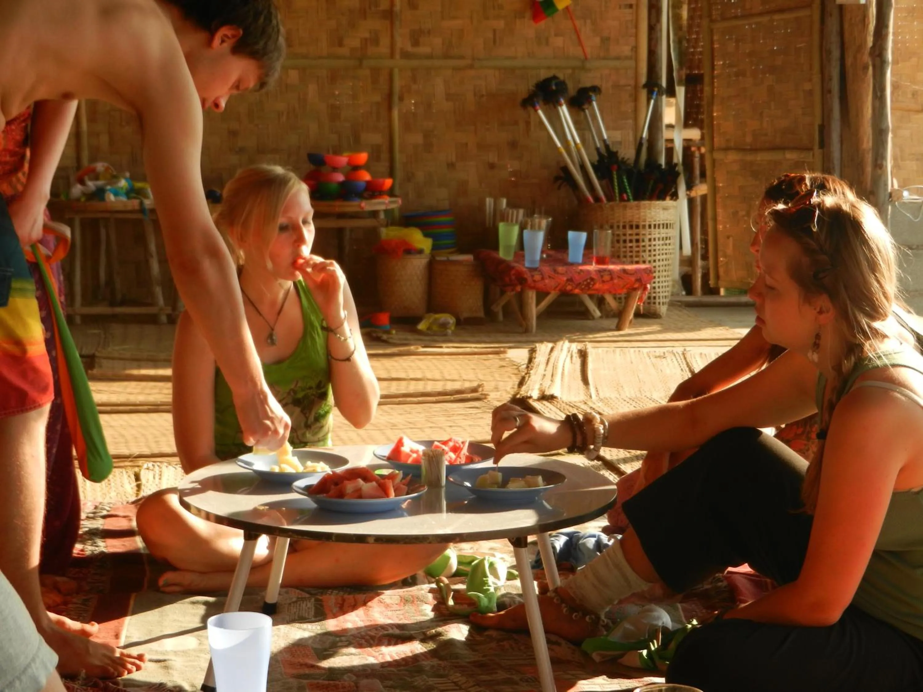 Lounge or bar in Pai circus hostel