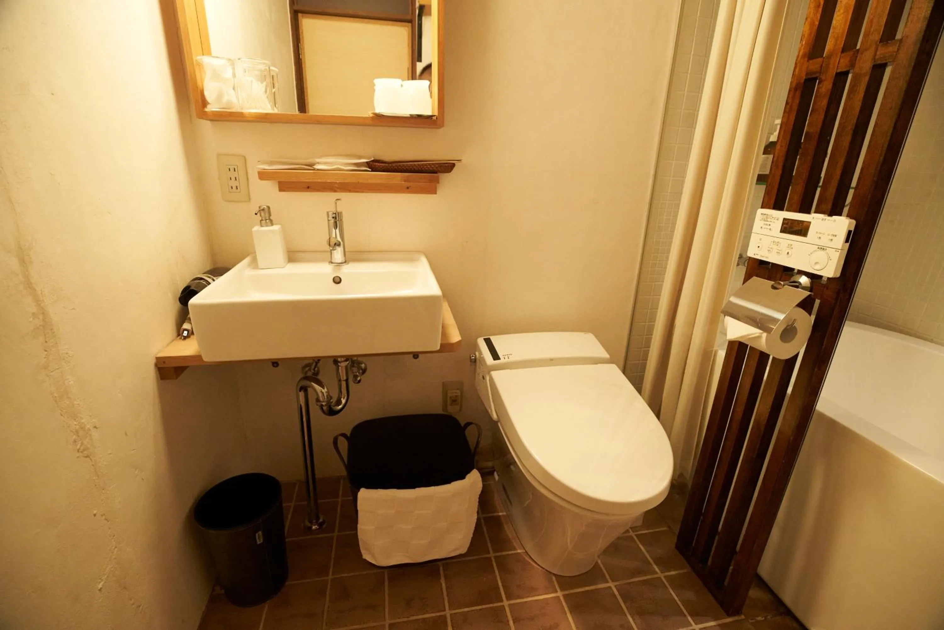 Bathroom in HOTEL Clam Chowder