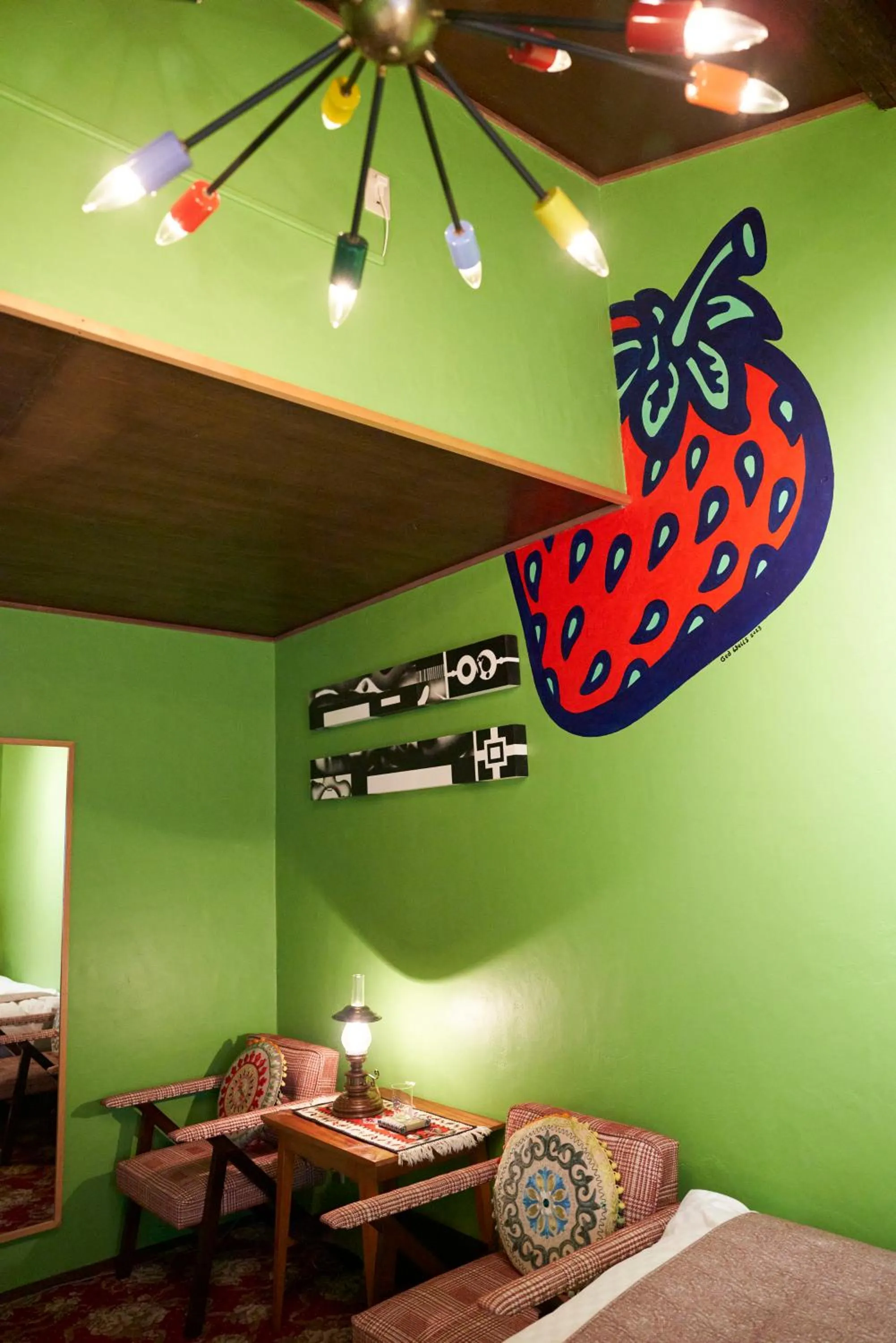 Decorative detail in HOTEL Clam Chowder