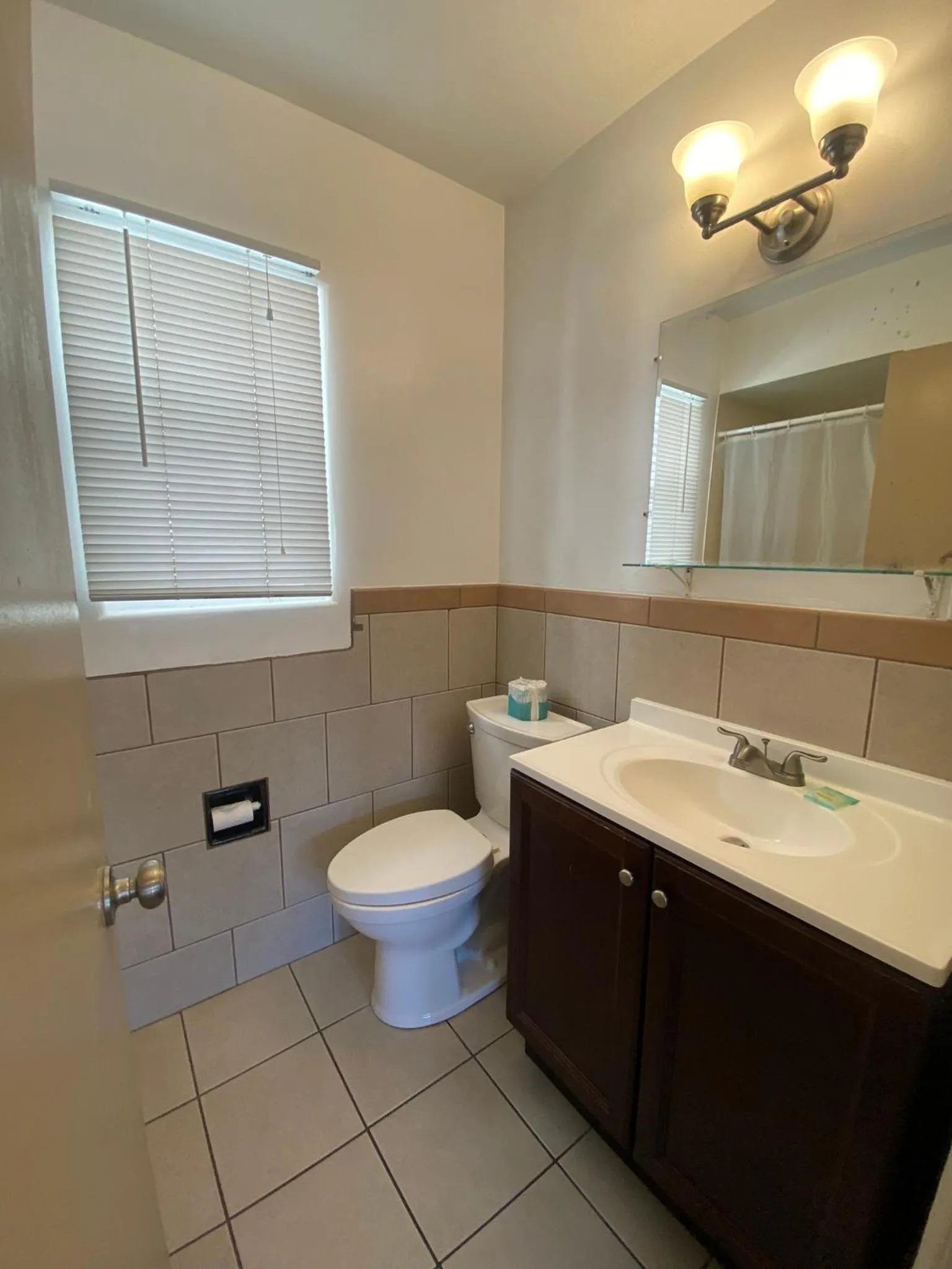 Toilet in City Center Motel