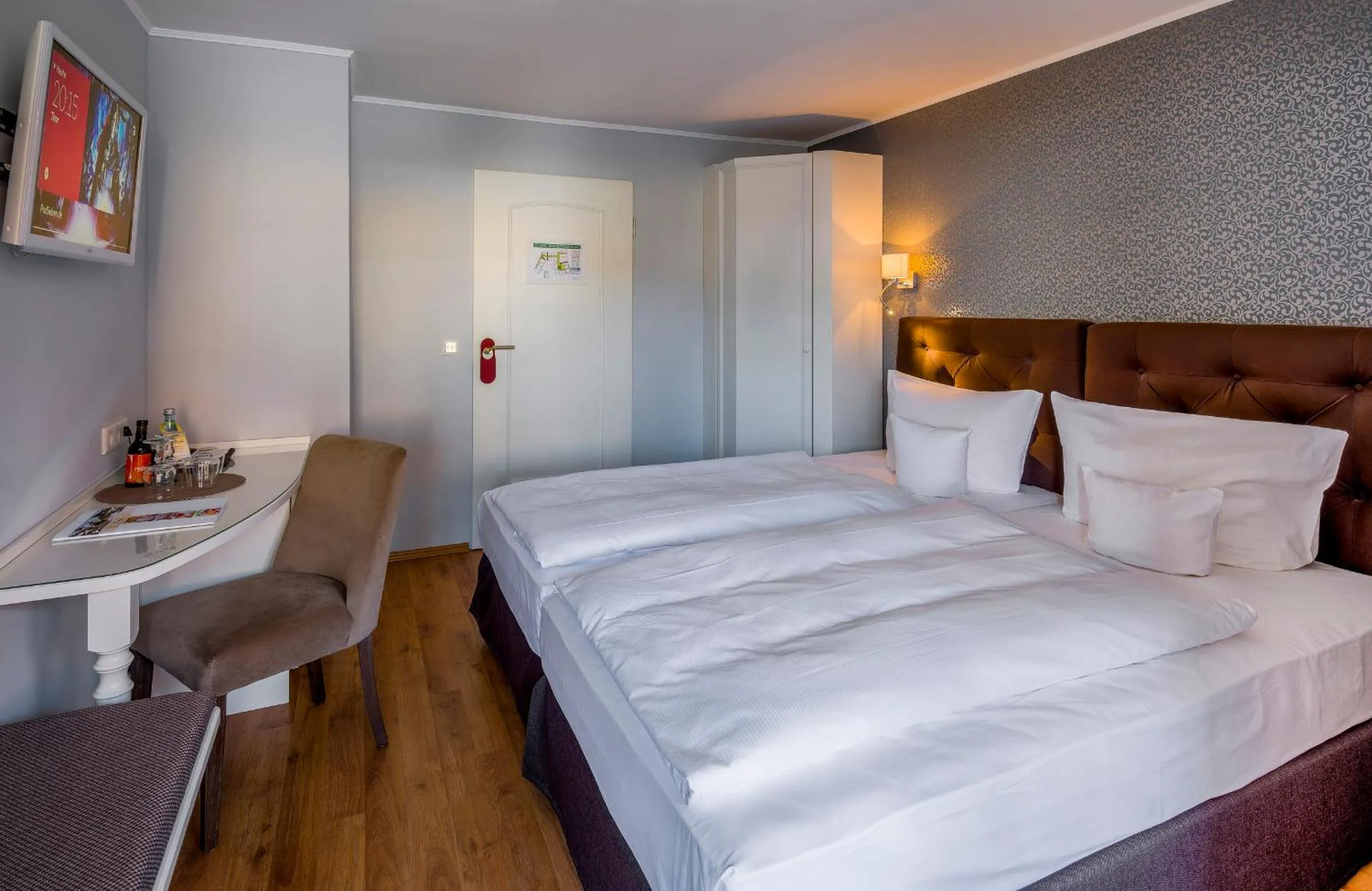 Photo of the whole room, Bed in Hotel Krone