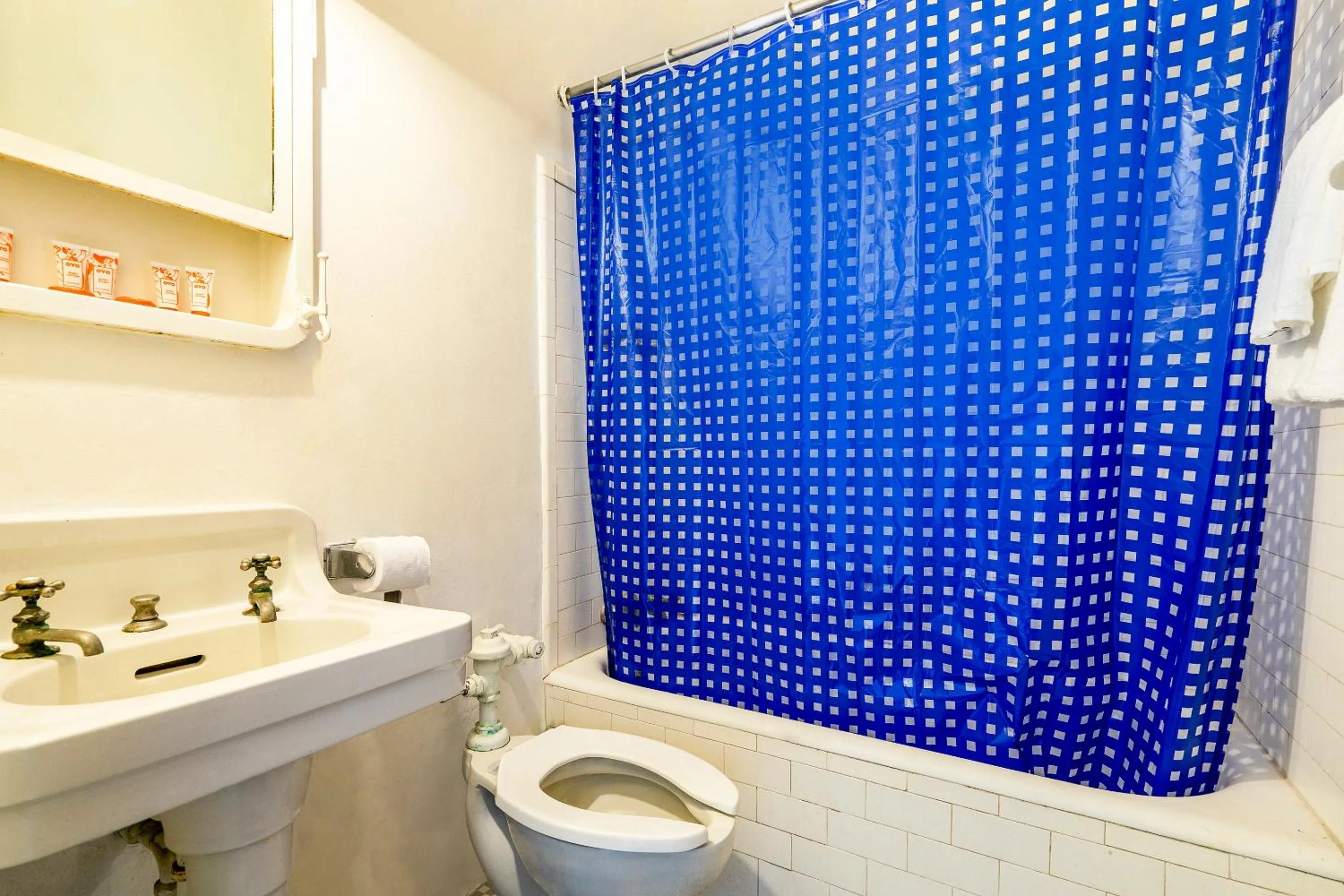 Bathroom in OYO Hotel Bradford Main St PA