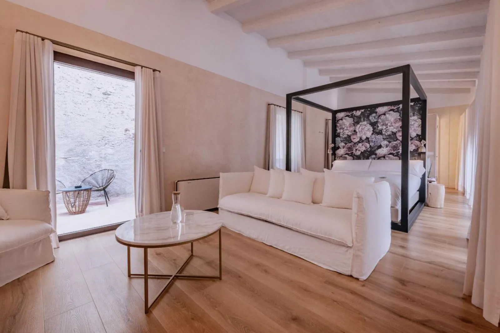 Photo of the whole room, Bed in Hotel Palau Macelli & Spa