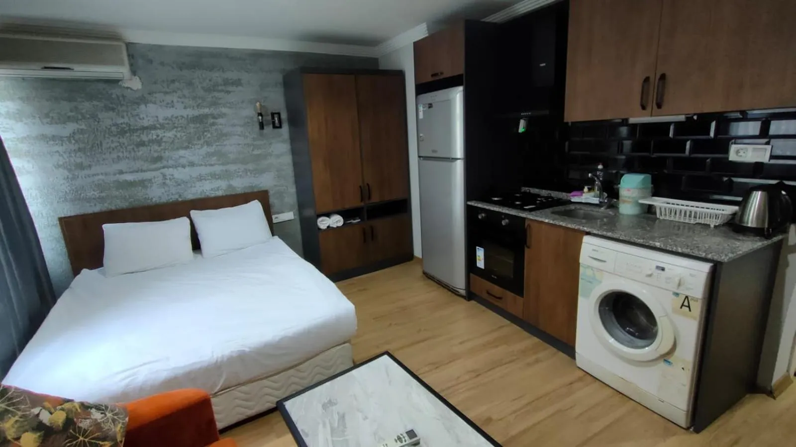 Kitchen or kitchenette, Bed in Beta GuestHouse
