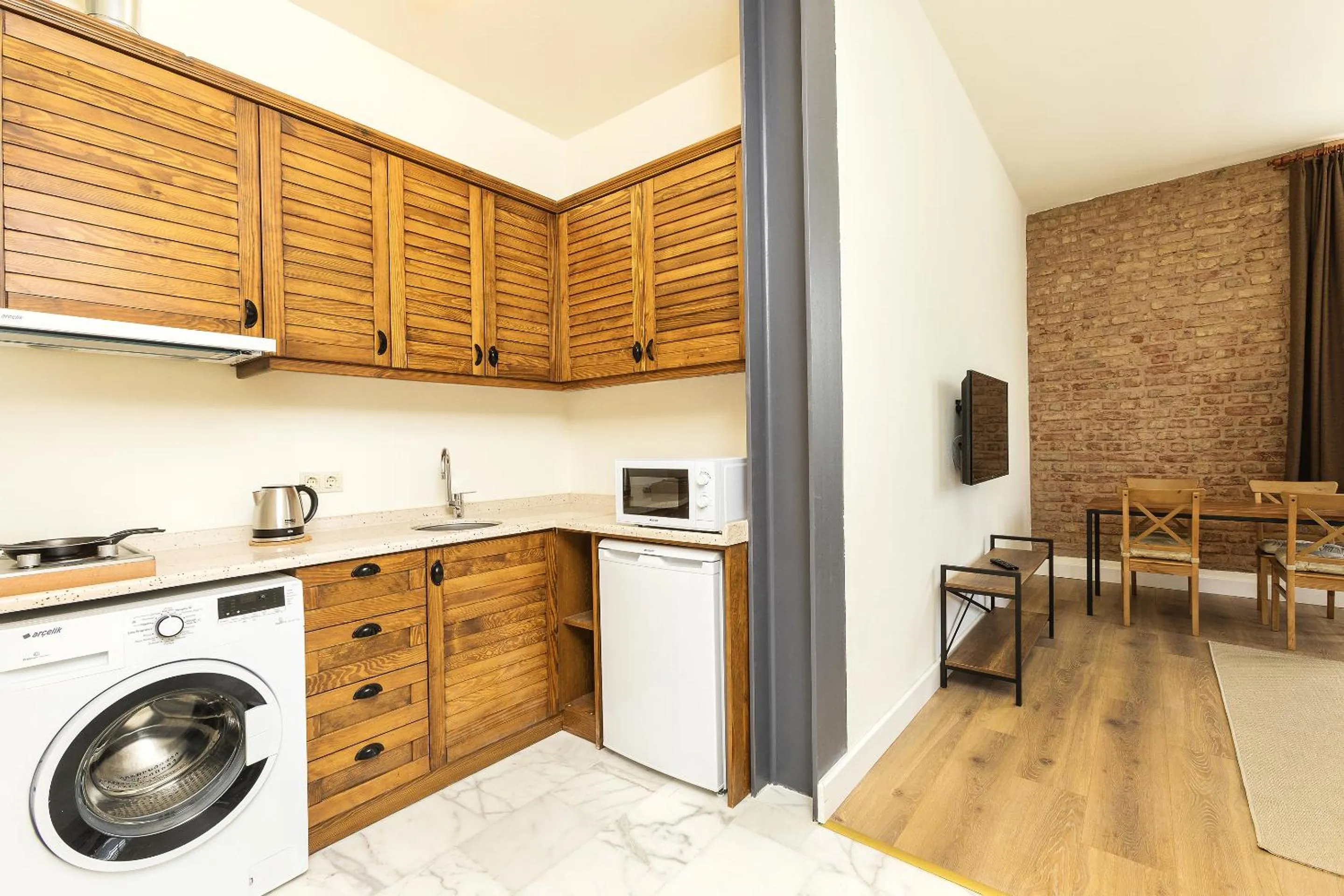 Kitchen or kitchenette in The Nomad Inn Old City İstanbul