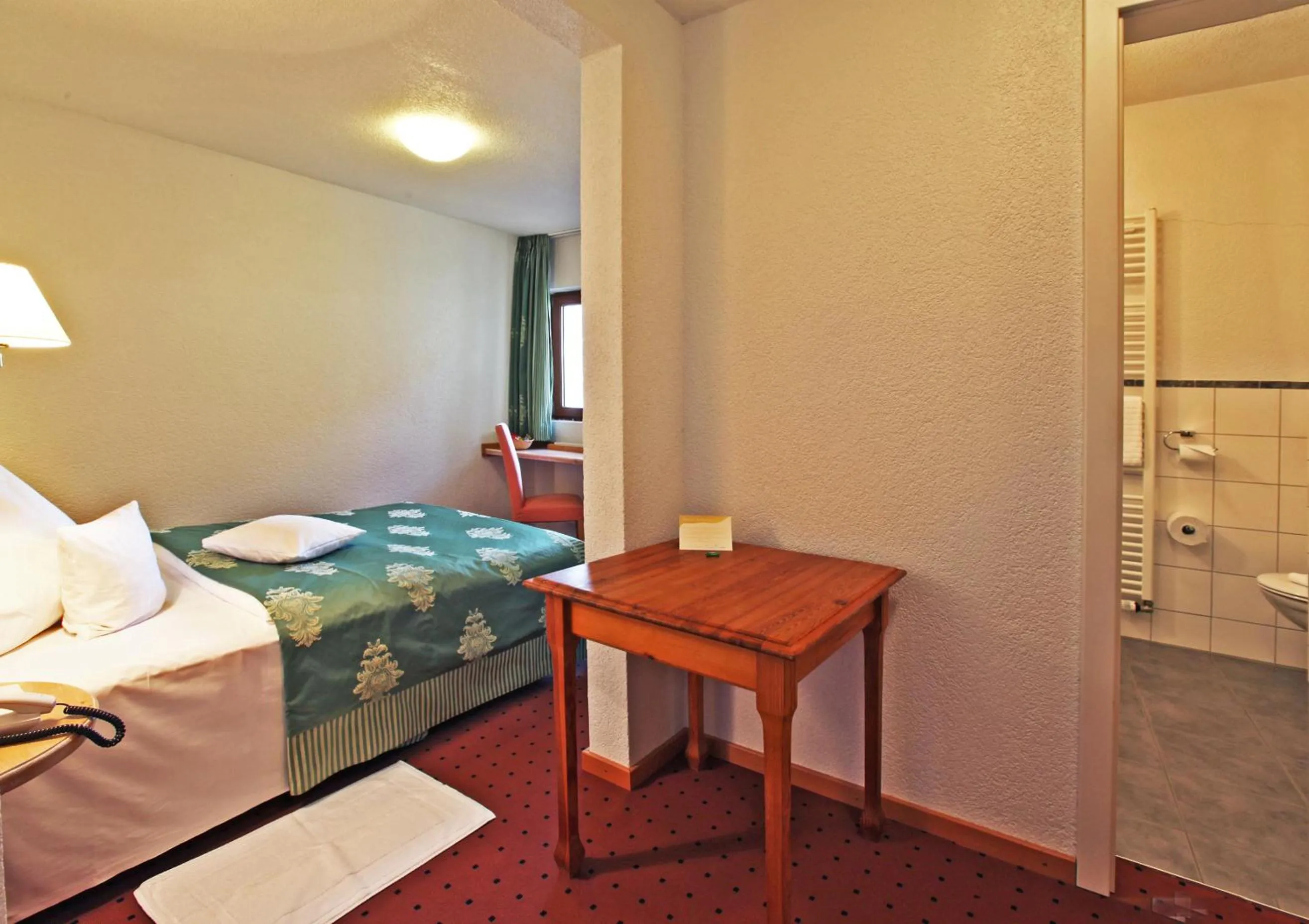 Photo of the whole room, Bed in Hotel Restaurant Adler