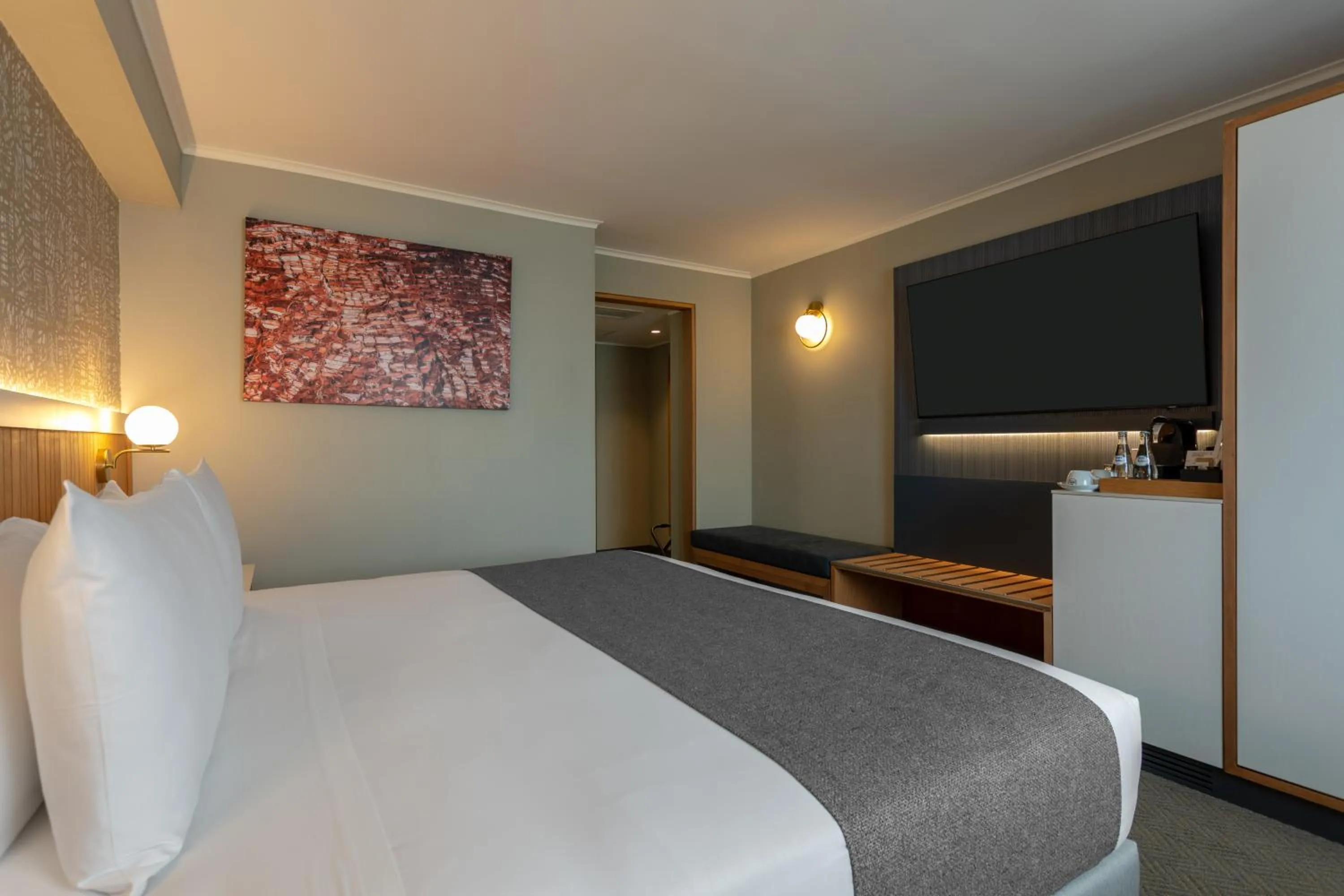 Photo of the whole room, Bed in Sonesta Hotel Miraflores