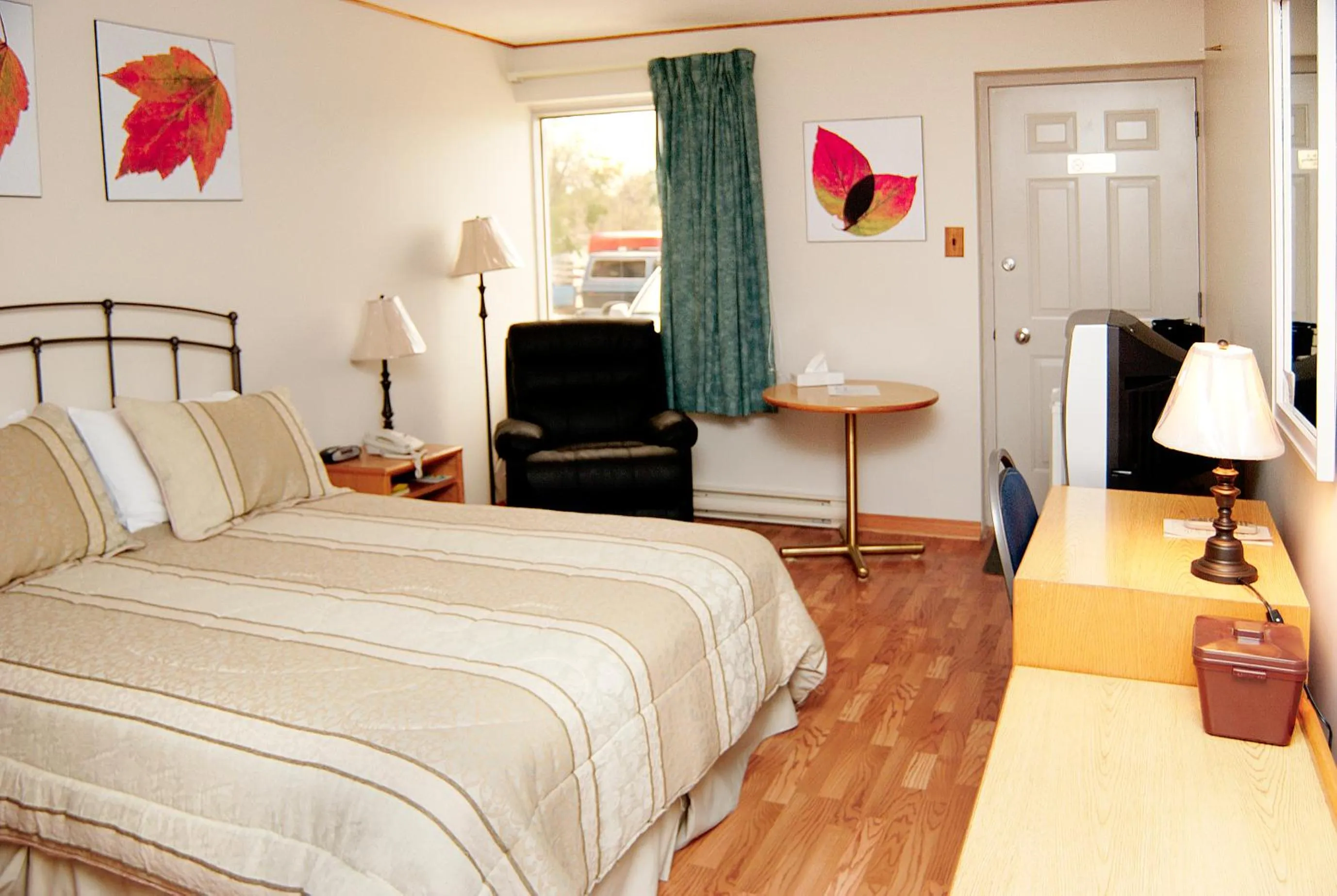 Bedroom, Bed in Wescana Inn