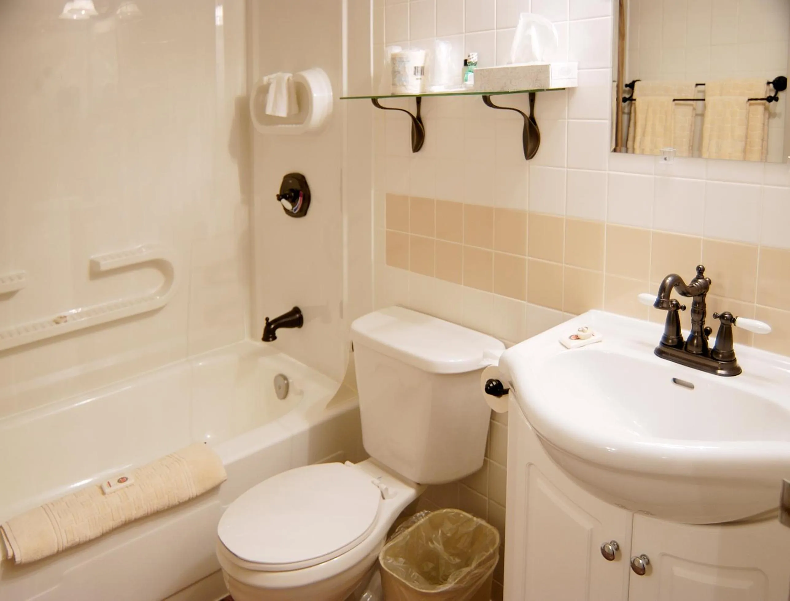 Bathroom in Wescana Inn