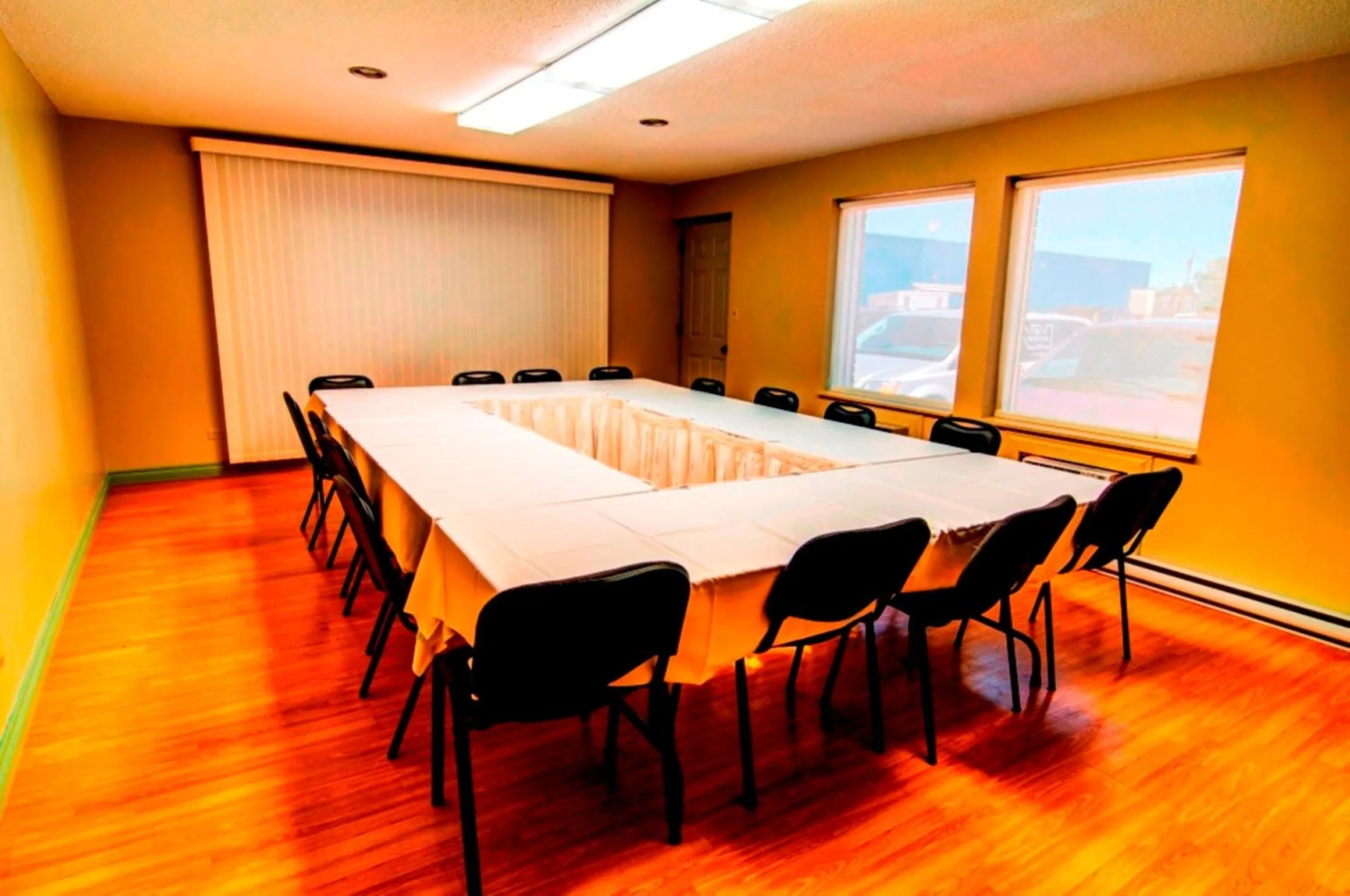 Business facilities in Wescana Inn