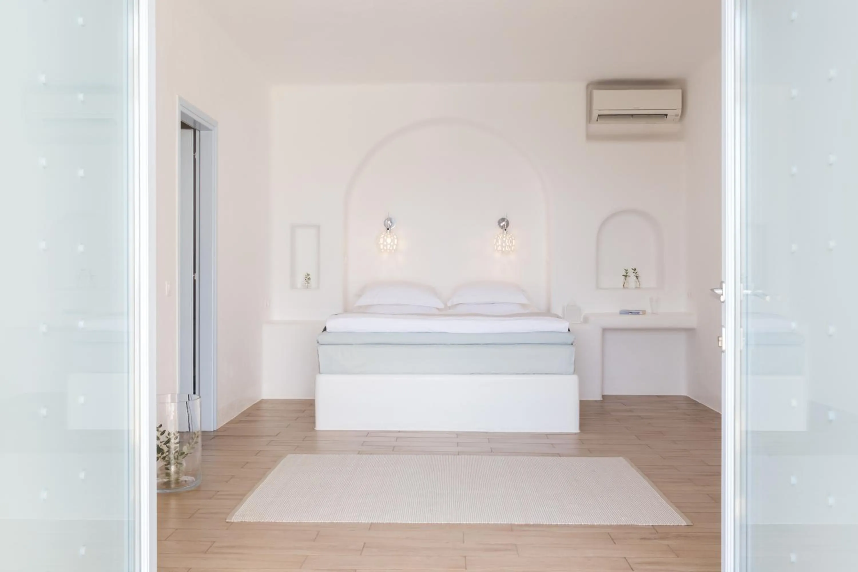 Bedroom, Bed in Calme Boutique Hotel - Adults Only