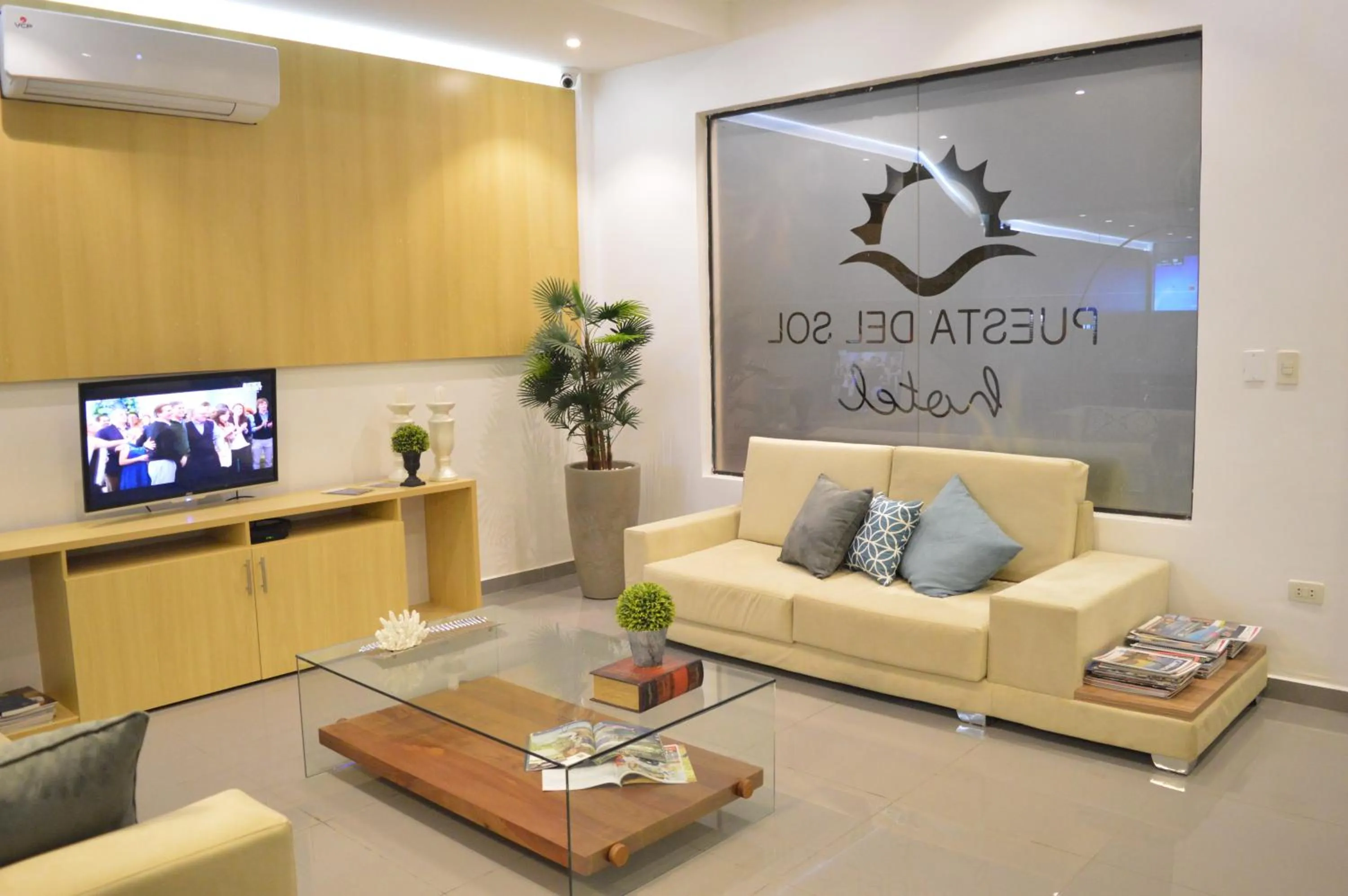 Communal lounge/ TV room in Hotel Puesta del Sol by Nobile