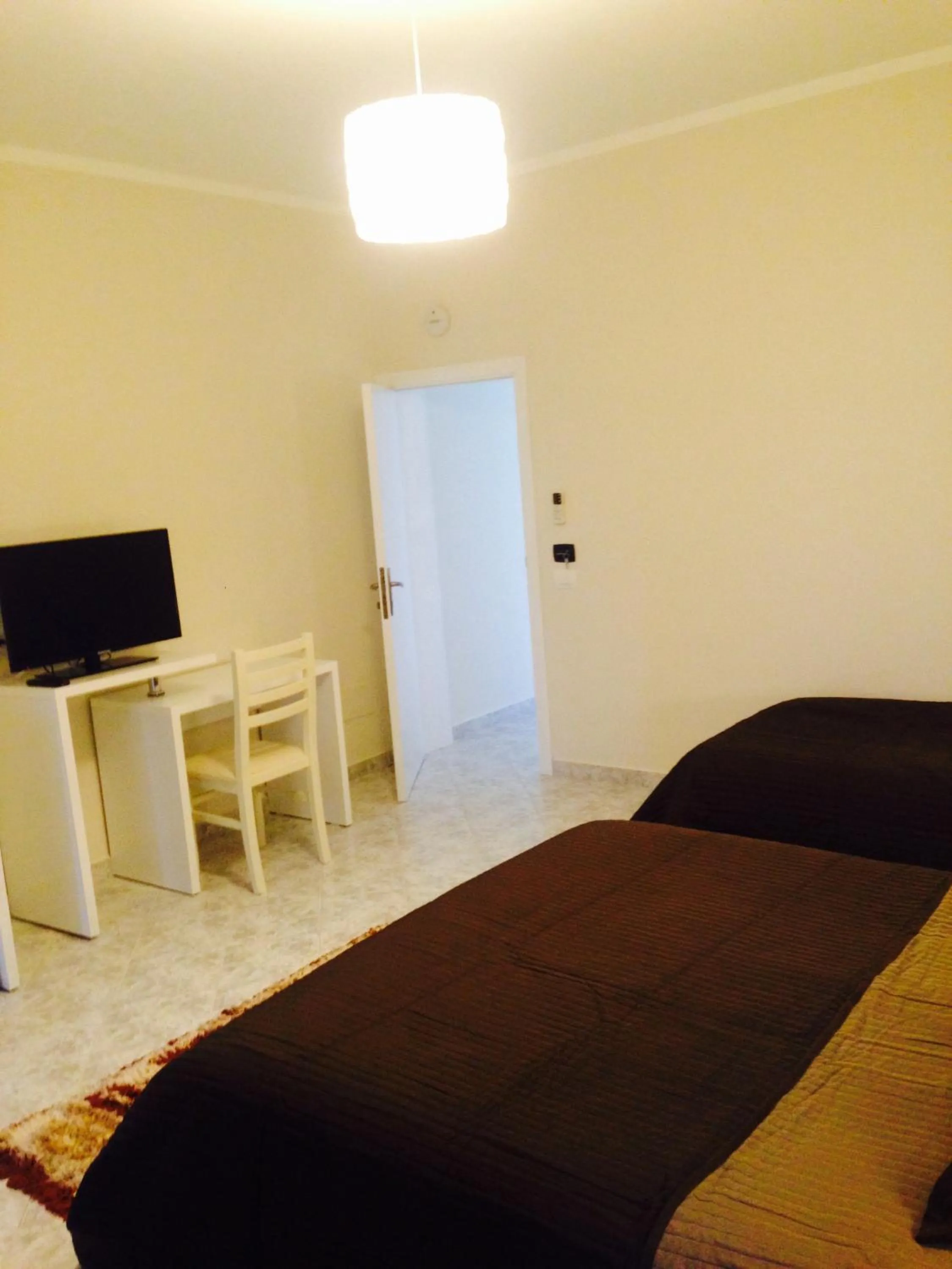 TV and multimedia, Bed in Hotel Nika