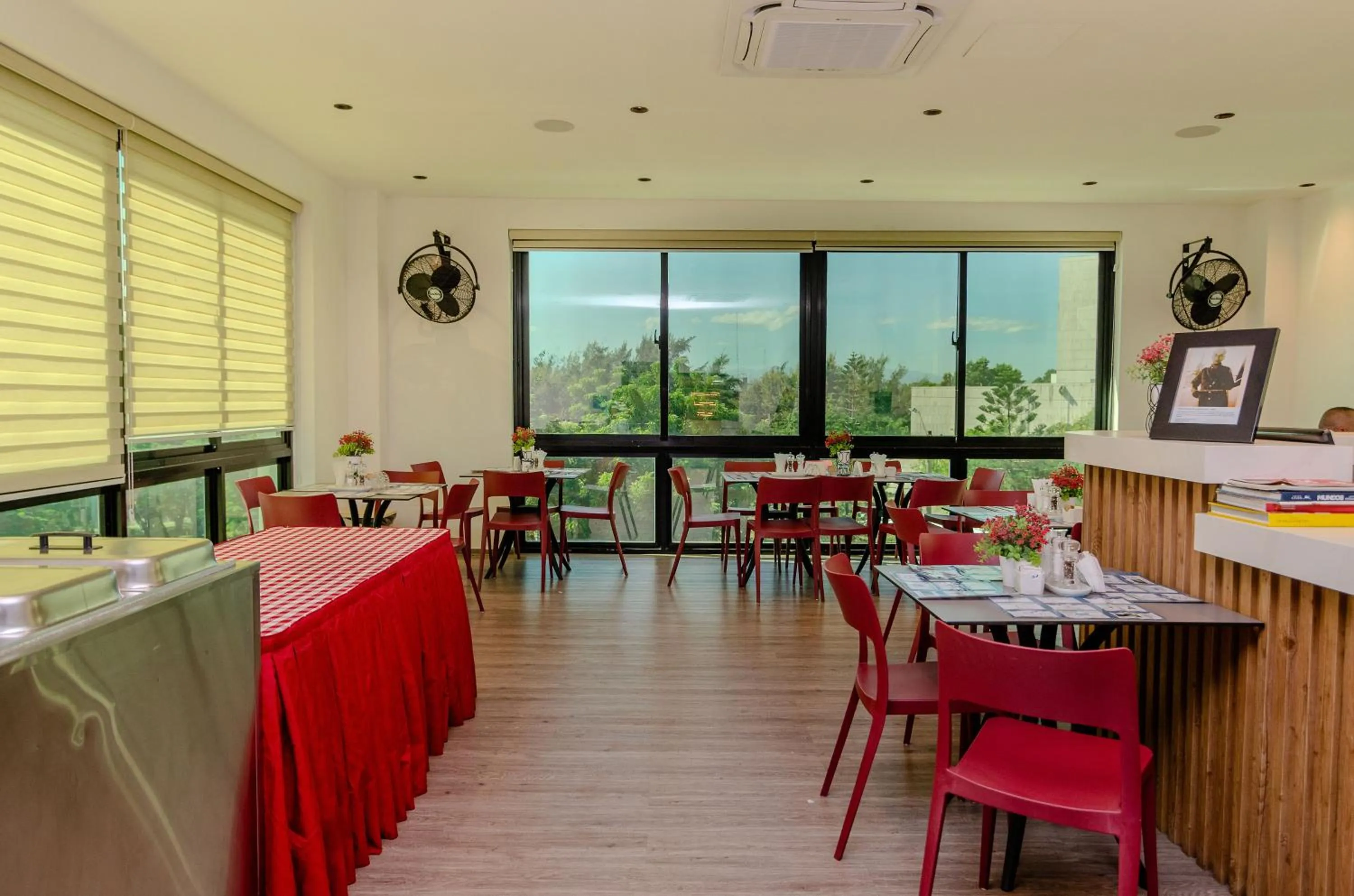 Restaurant/places to eat in Matum Hotel & Casino