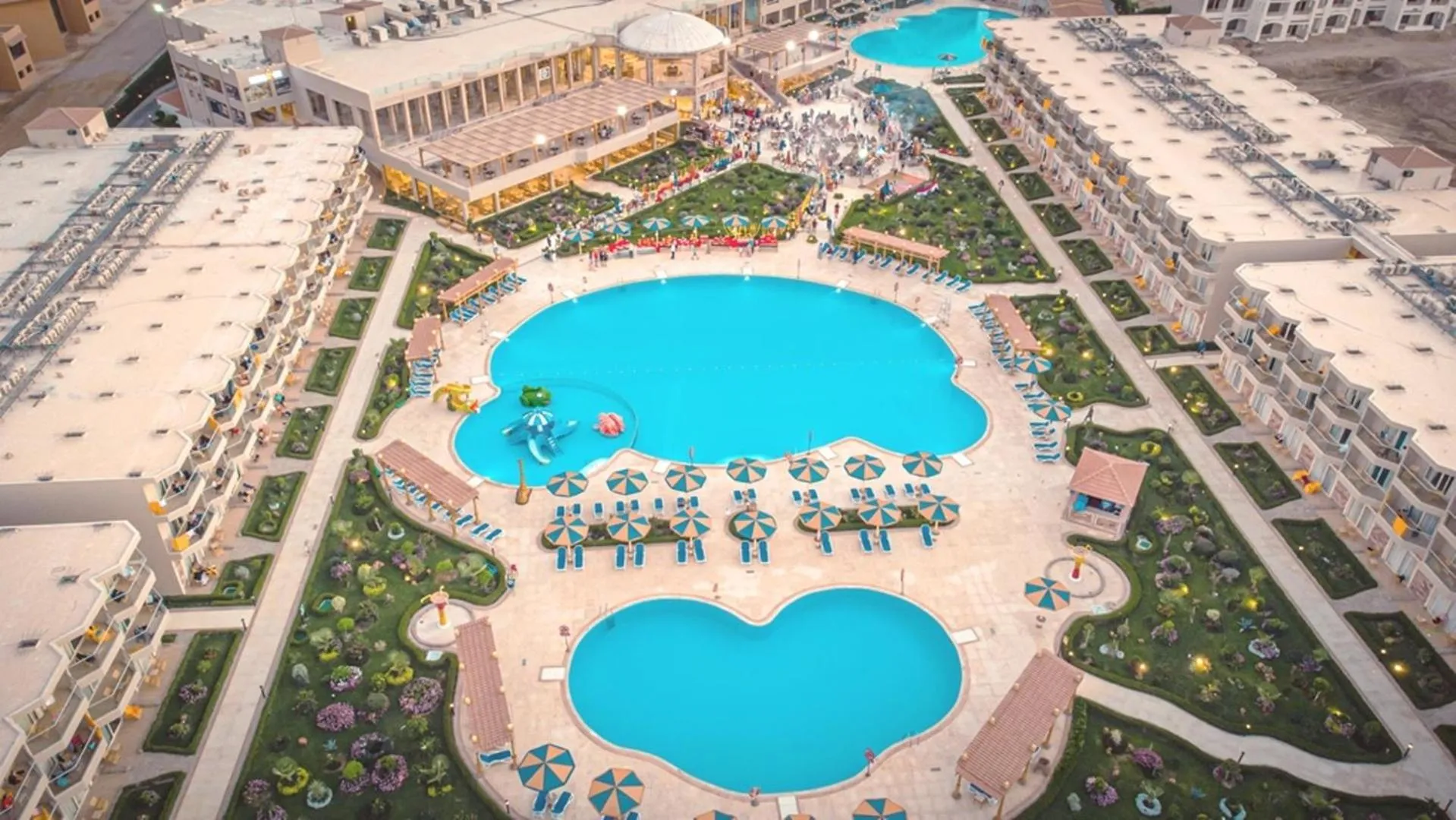 Swimming pool in Hawaii Paradise Aqua Park Resort - Families and Couples Only