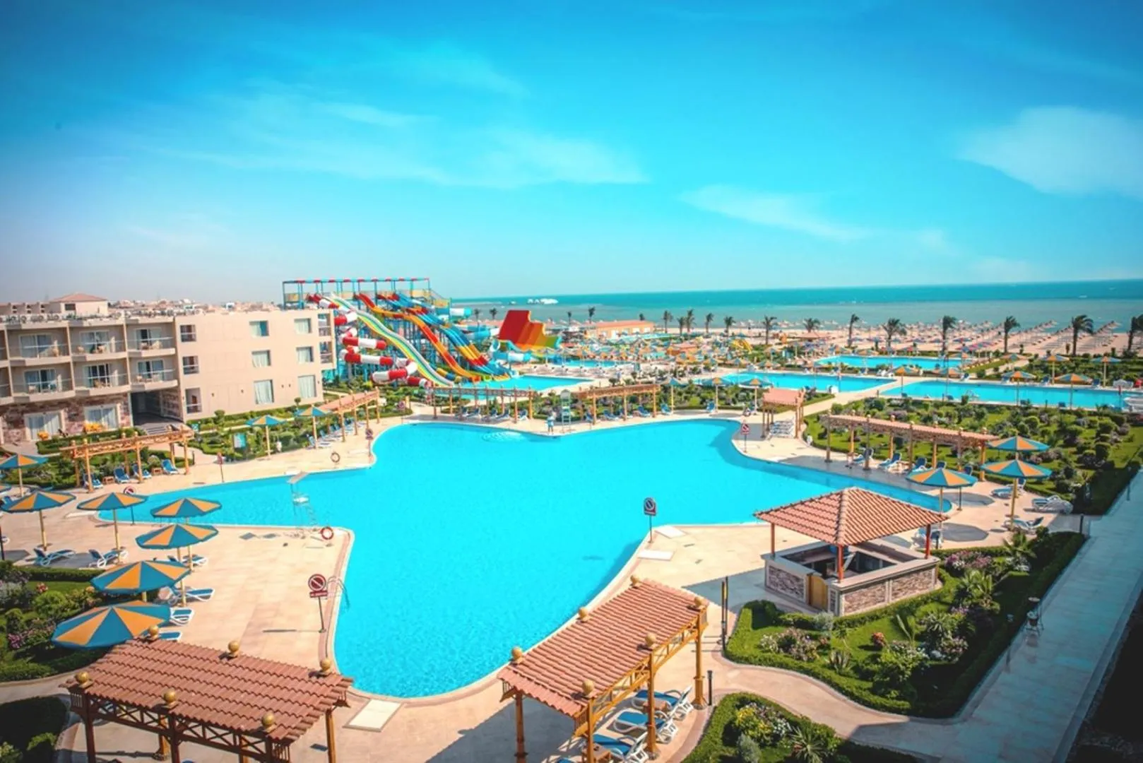 Swimming pool in Hawaii Paradise Aqua Park Resort - Families and Couples Only