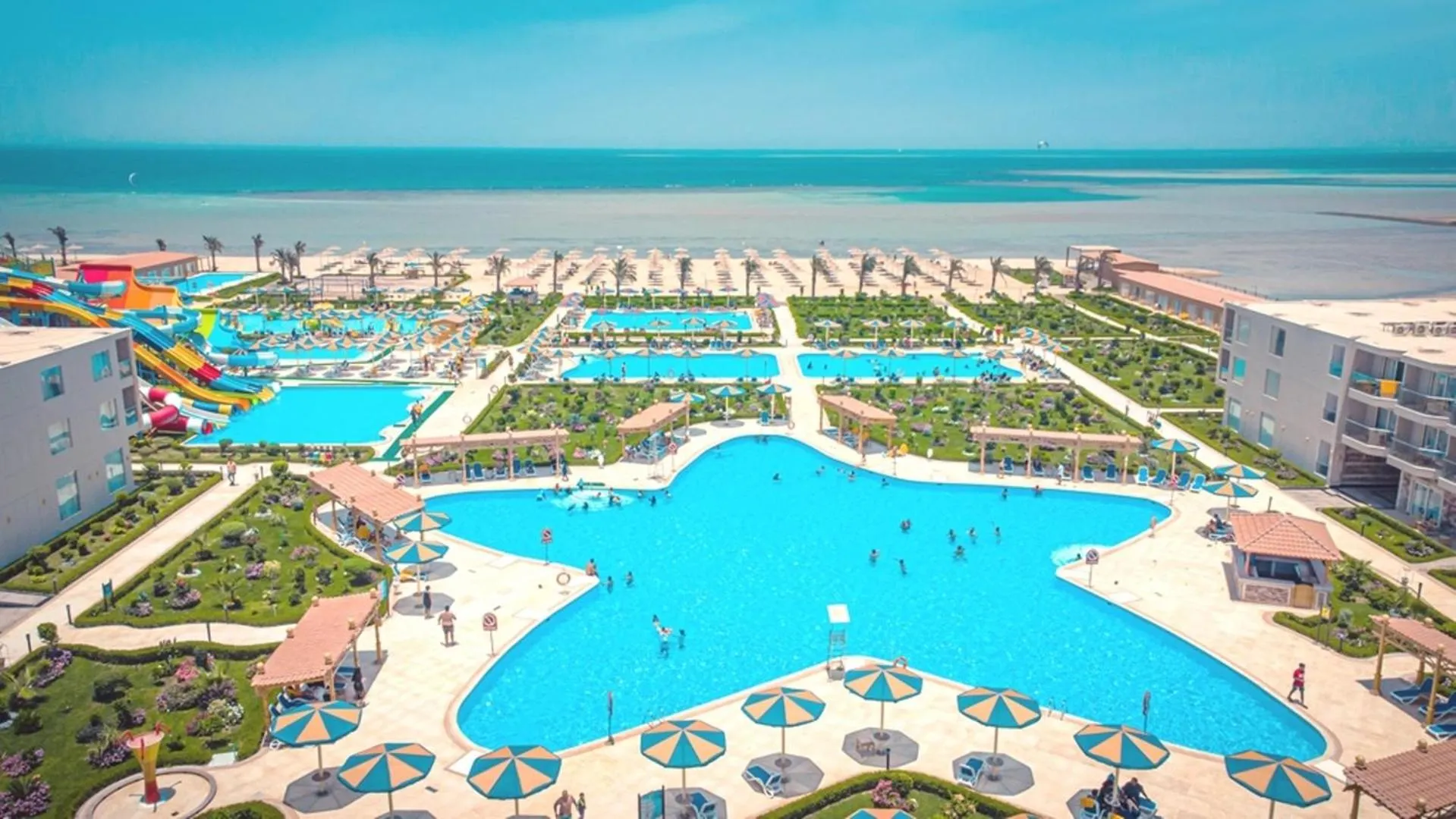 Swimming pool in Hawaii Paradise Aqua Park Resort - Families and Couples Only