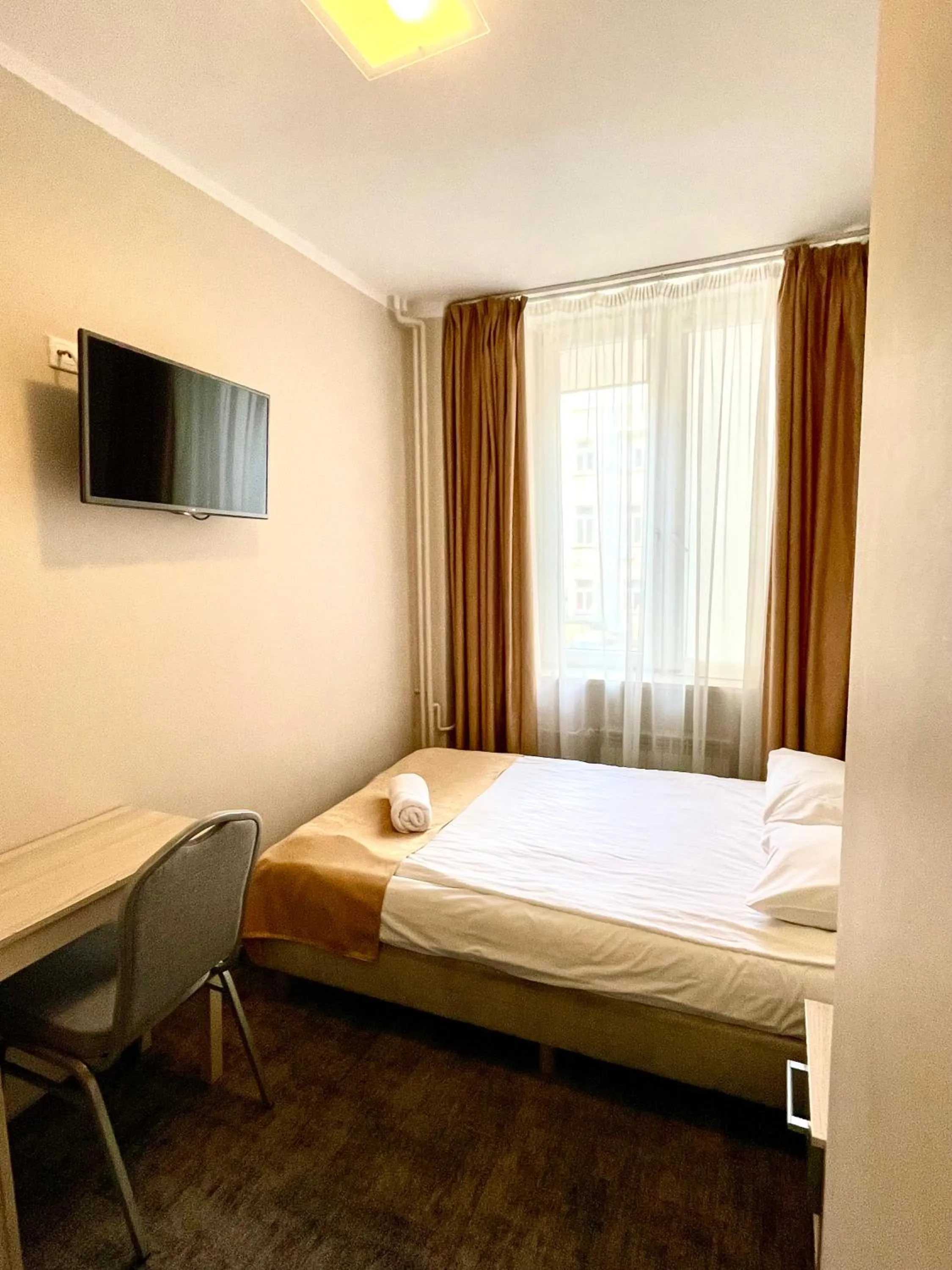 Photo of the whole room, Bed in eMKa Hostel