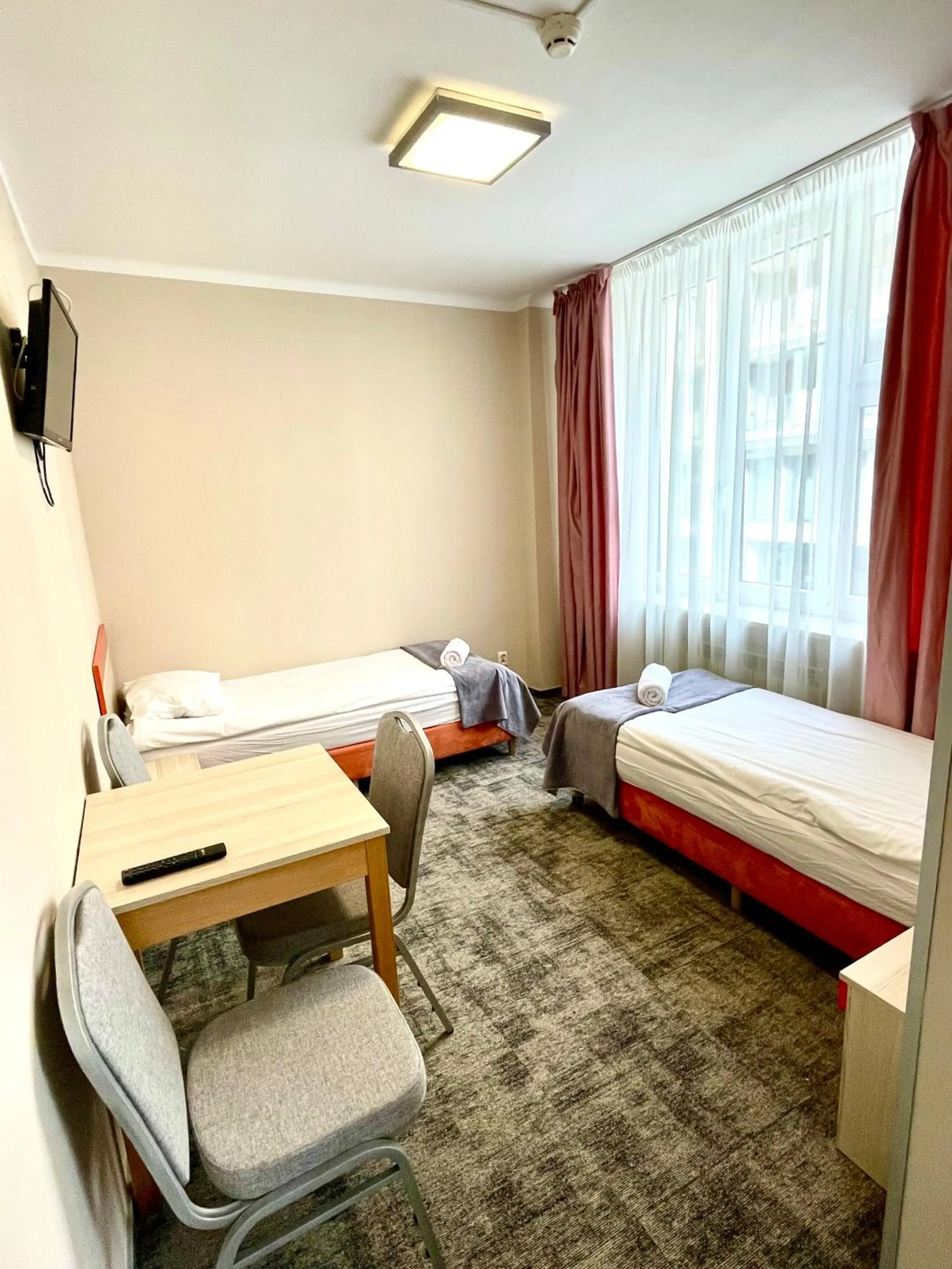 Photo of the whole room, Bed in eMKa Hostel