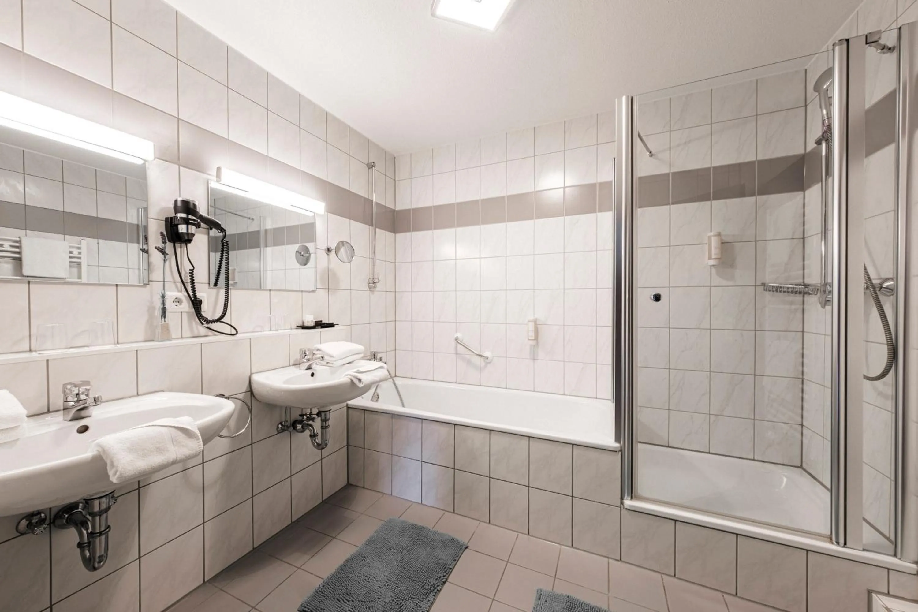 Shower in Mercure Hotel Pforzheim