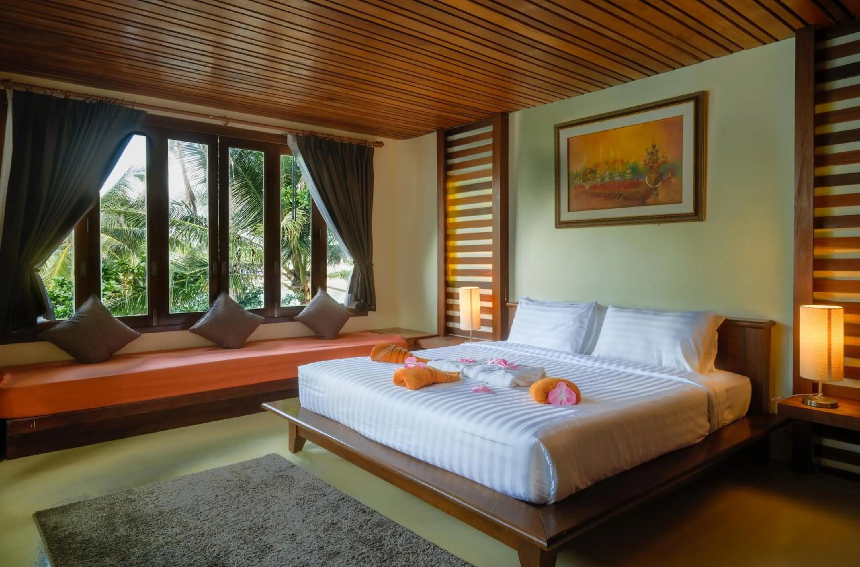 Bed in Nangyuan Island Dive Resort