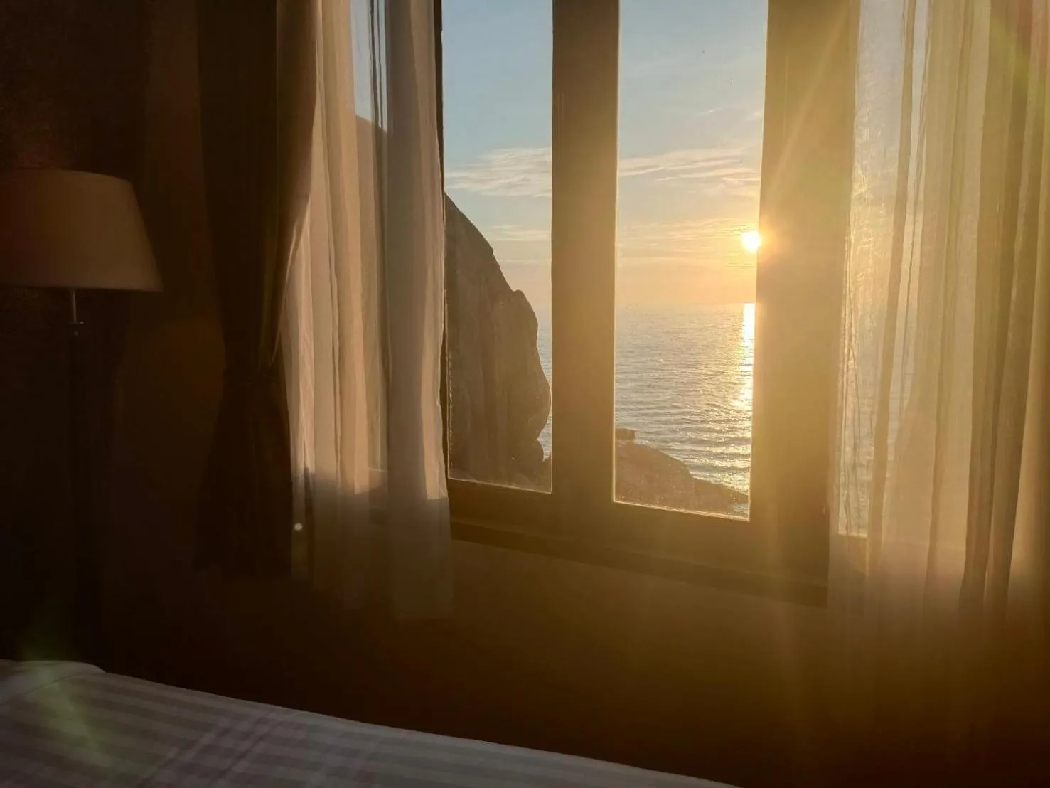 Bed in Nangyuan Island Dive Resort