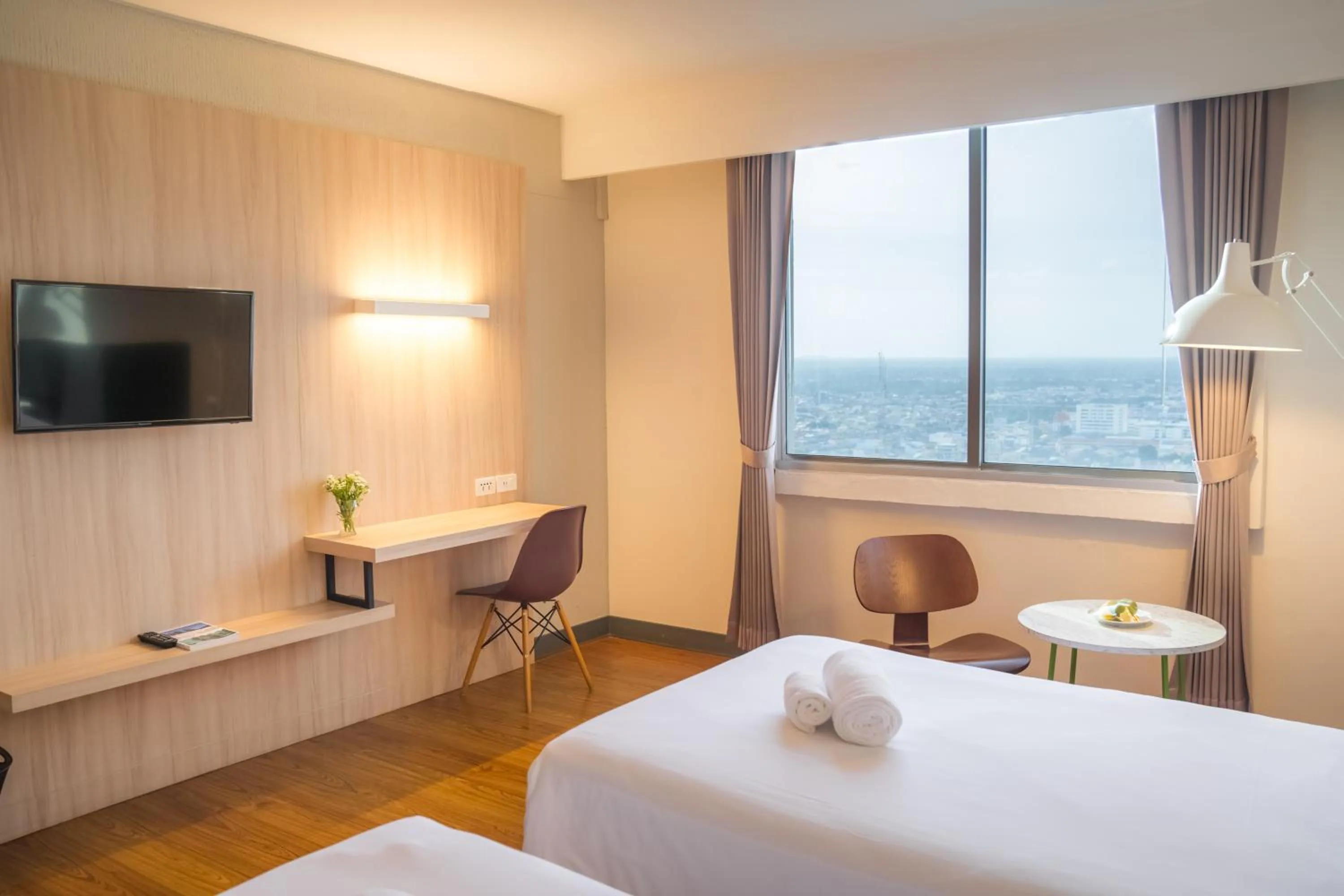 Bed in Lee Gardens Plaza Hotel - SHA Plus