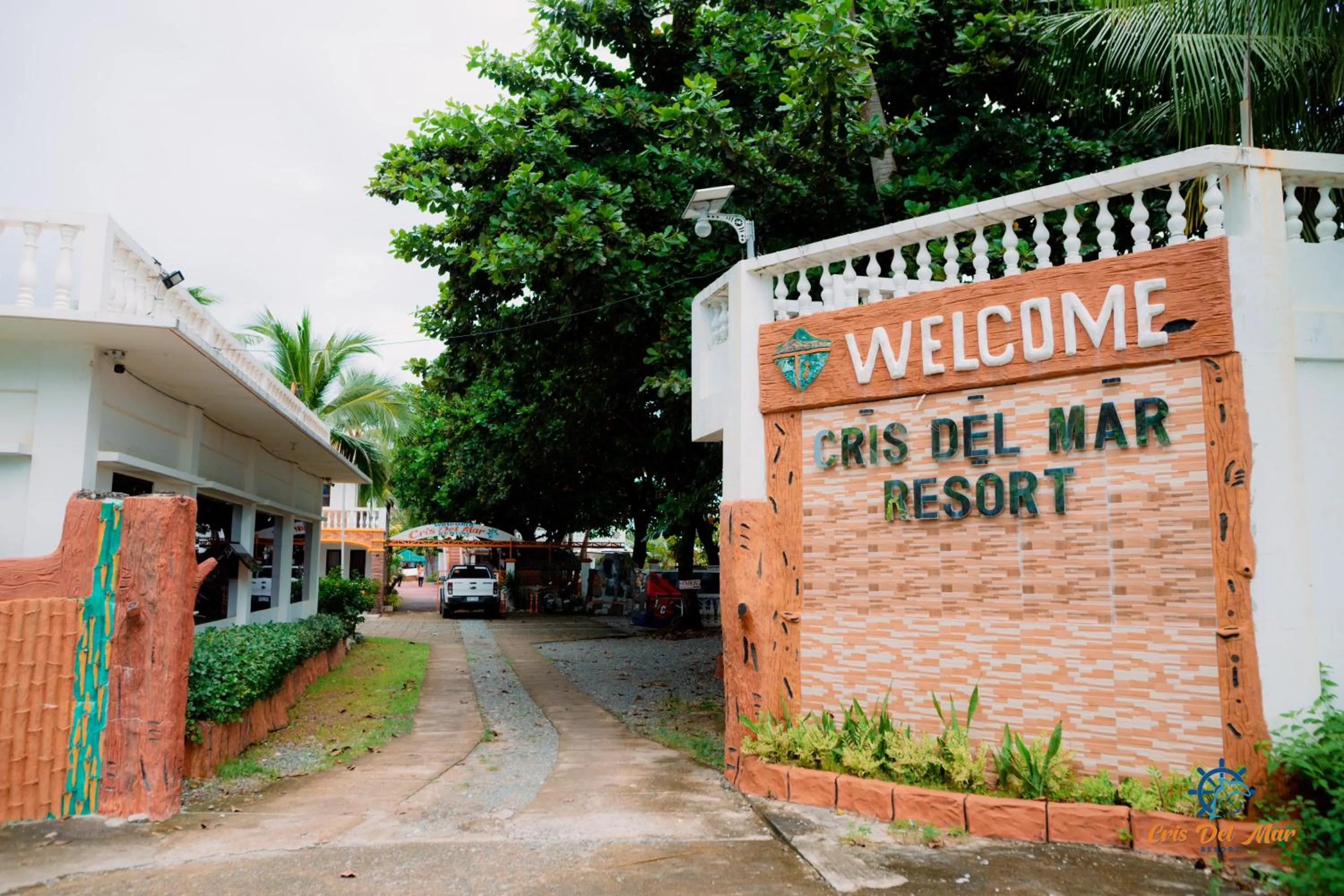 Facade/entrance in Cris Del Mar Resort
