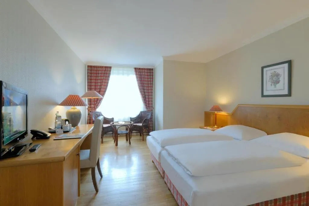 Bed in Hotel Lübecker Hof