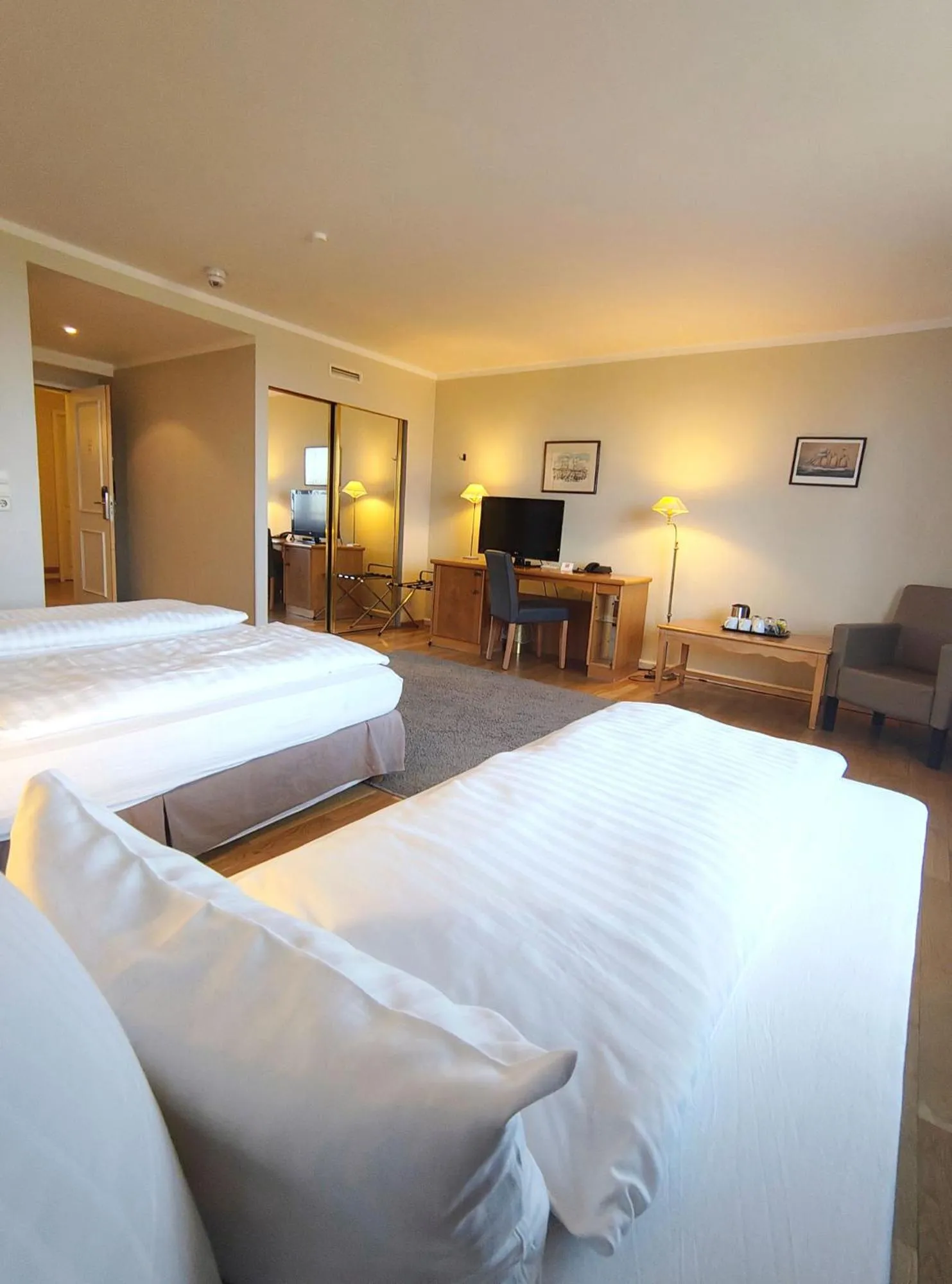 Bed in Hotel Lübecker Hof