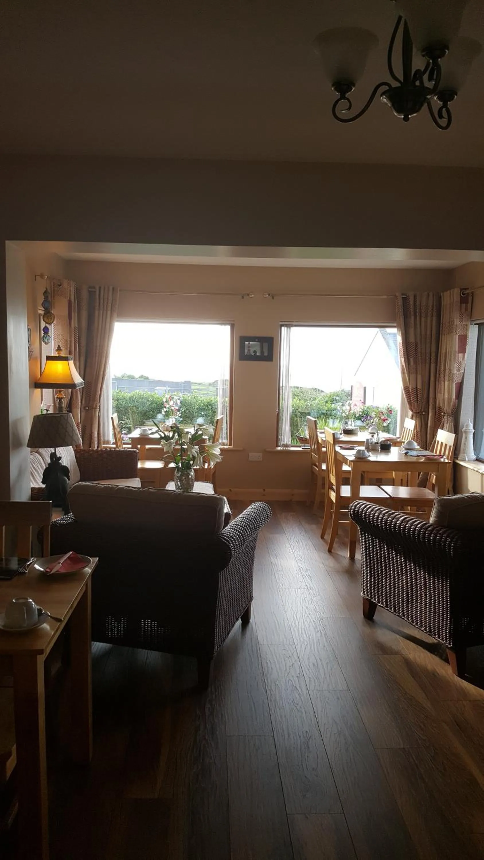 Communal lounge/ TV room in Ocean Heights B&B