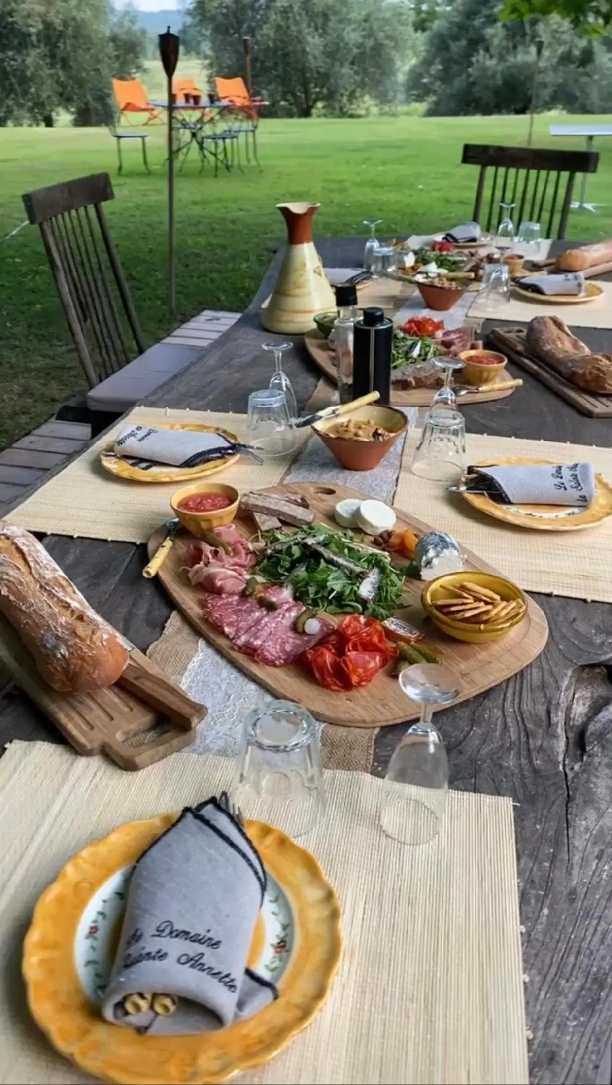 Meals in Domaine De Sainte Annette