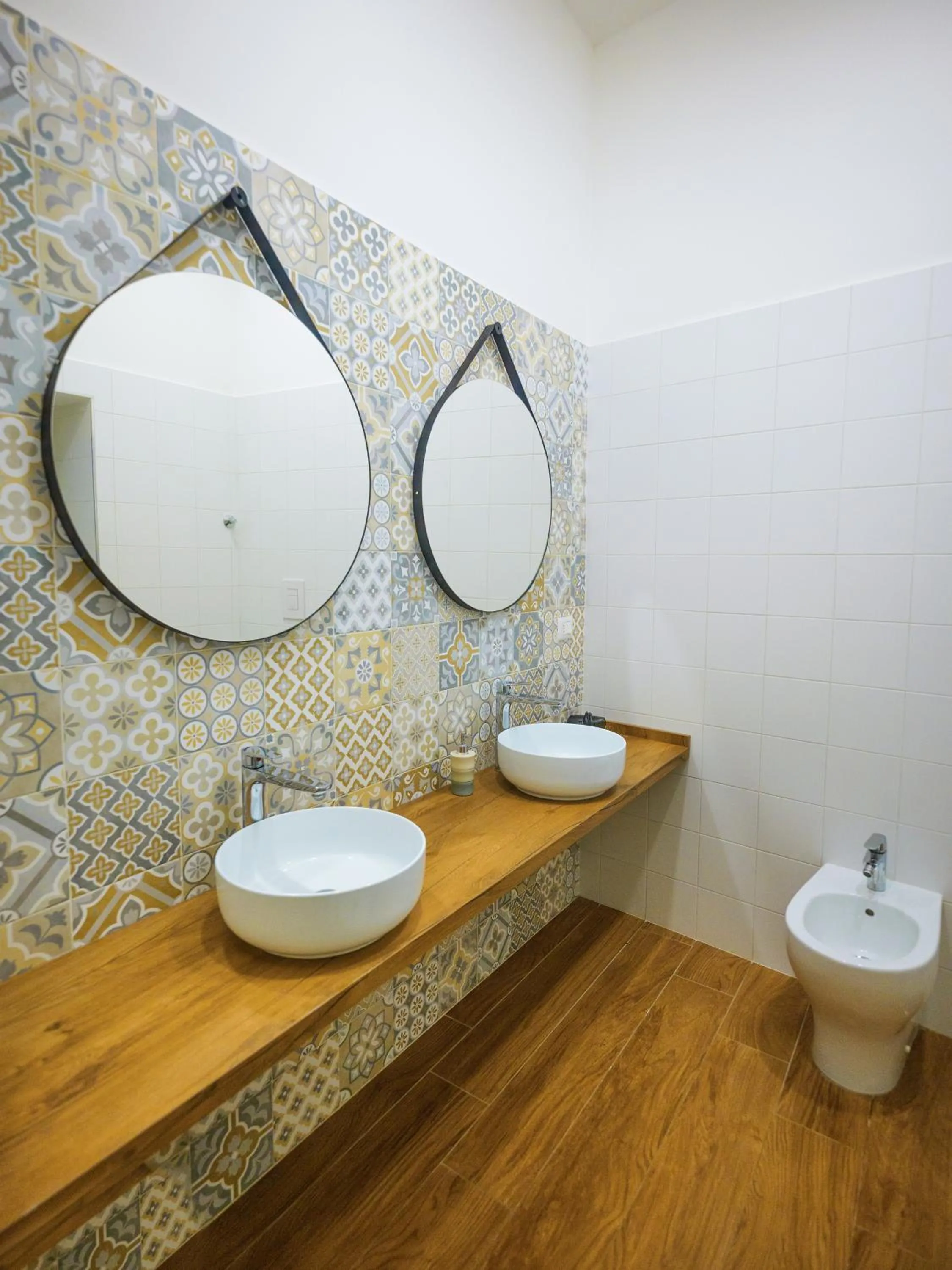 Bathroom in Terminal 1 Guest House