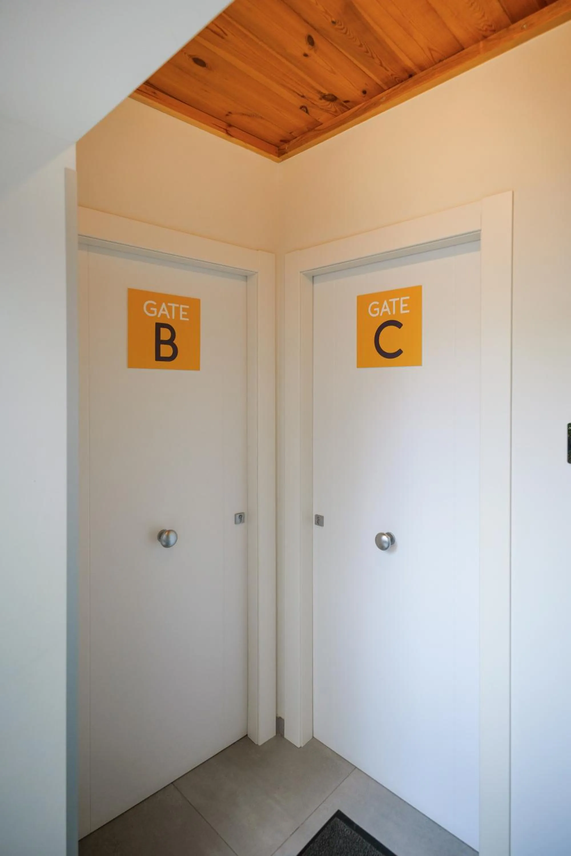 Text overlay in Terminal 1 Guest House