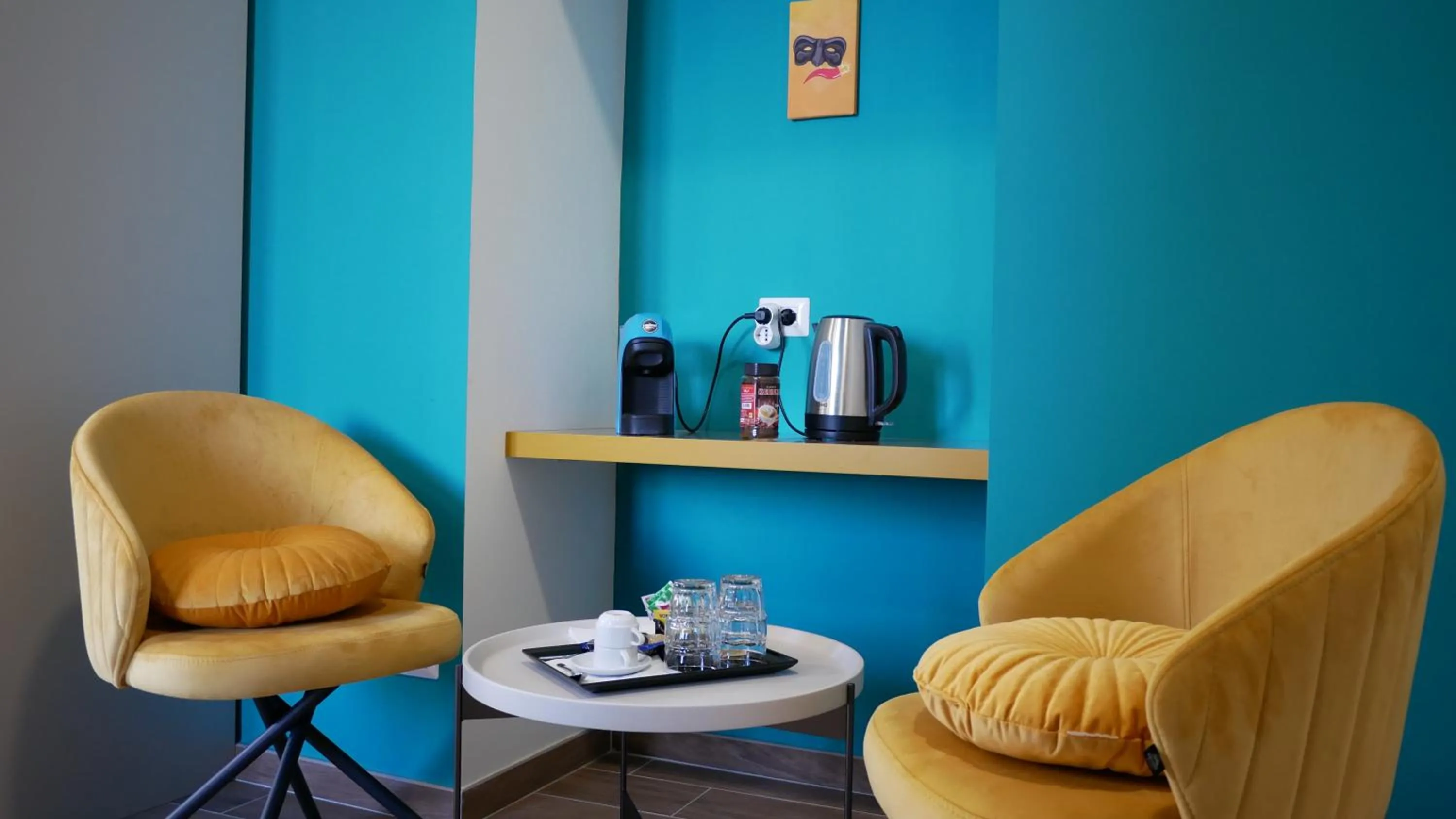 Coffee/tea facilities in Terminal 1 Guest House