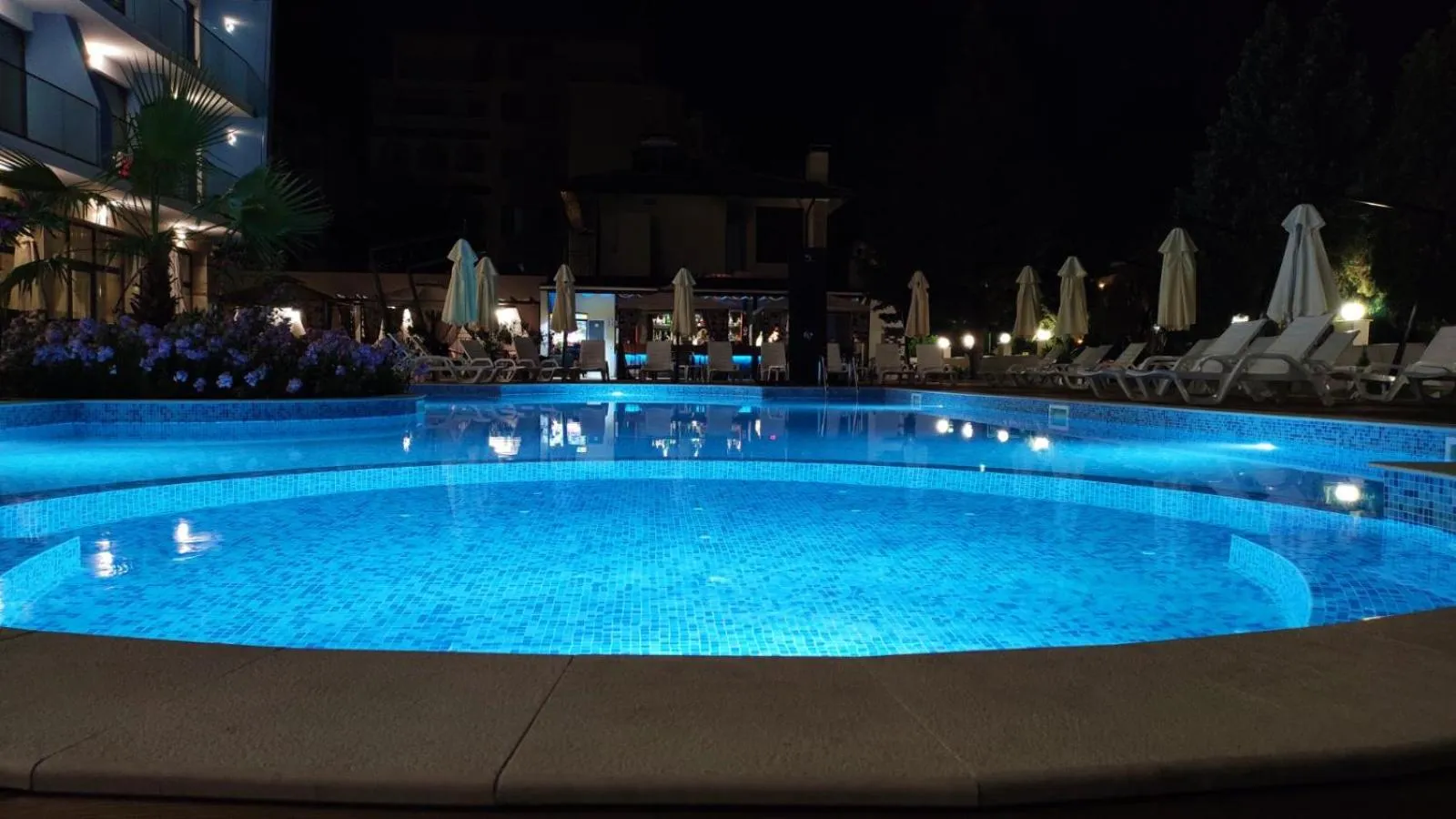Swimming pool in Hotel Pautalia