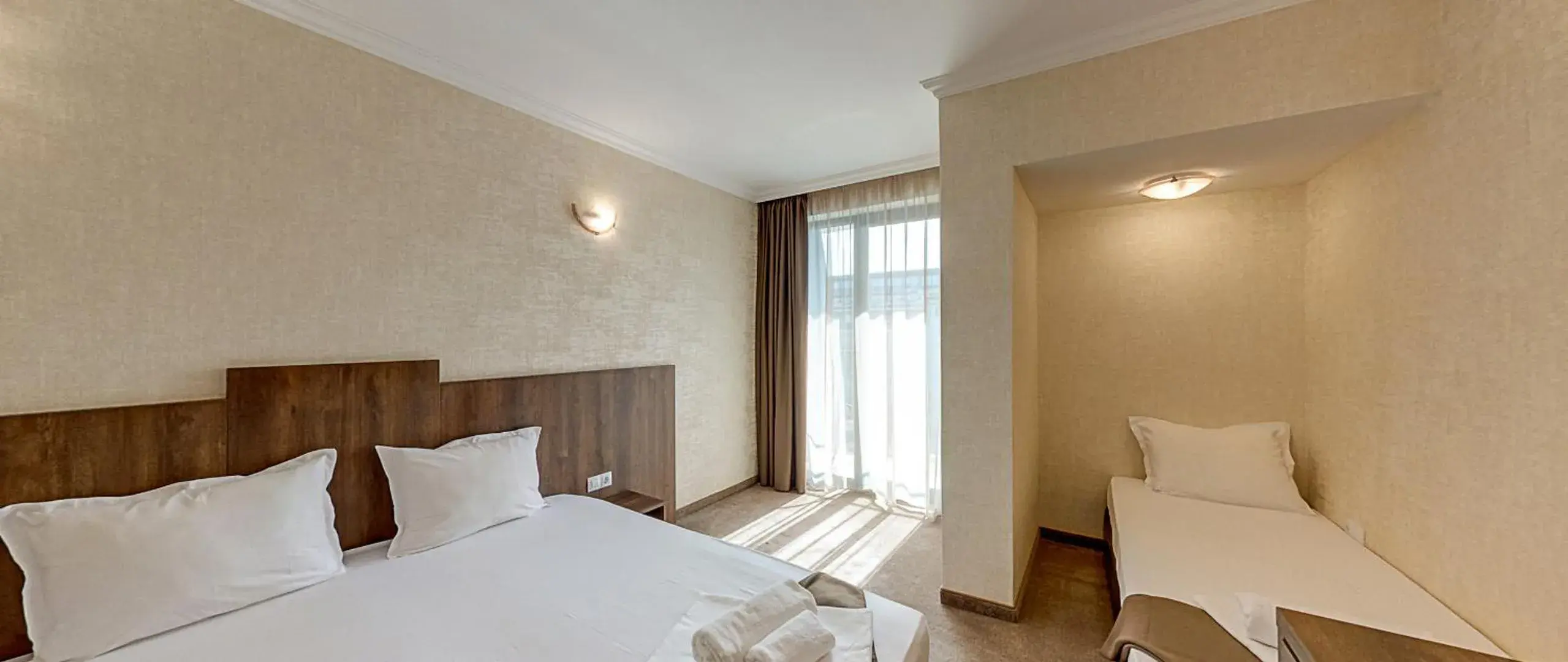 Triple Room with Balcony in Hotel Pautalia Triple Room with Balcony in Hotel Pautalia