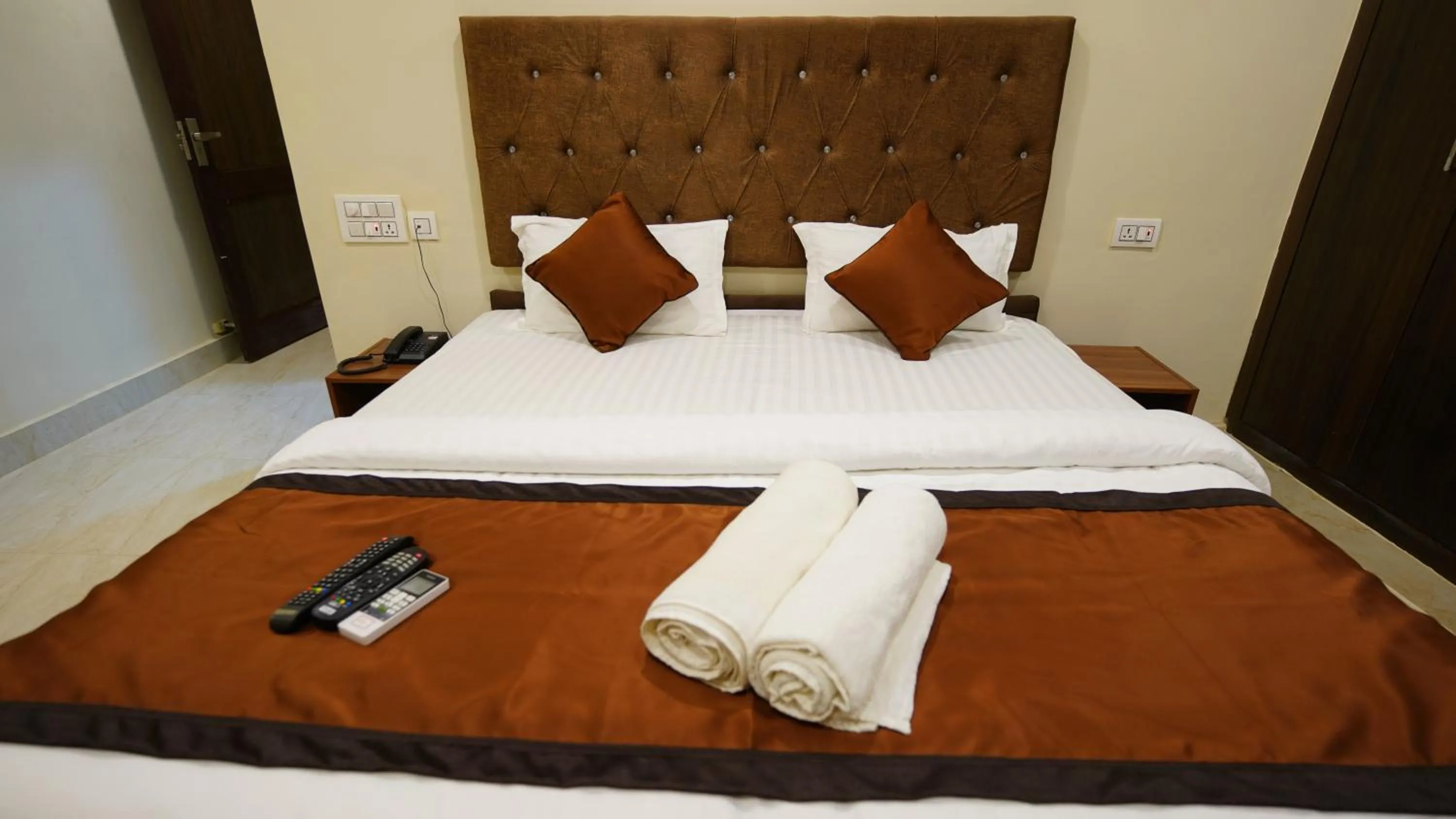 Bed in New Hotel Suhail