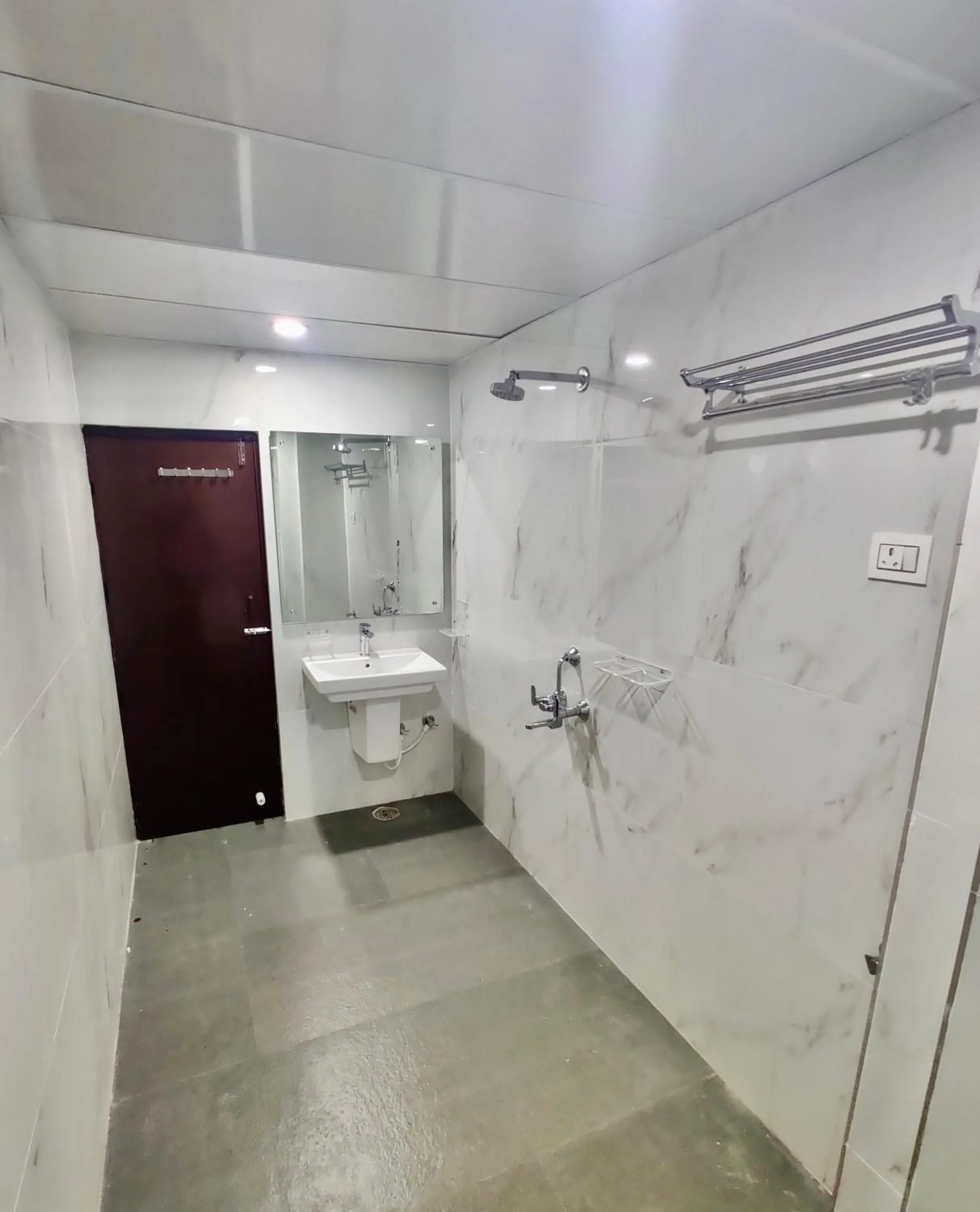 Bathroom in New Hotel Suhail