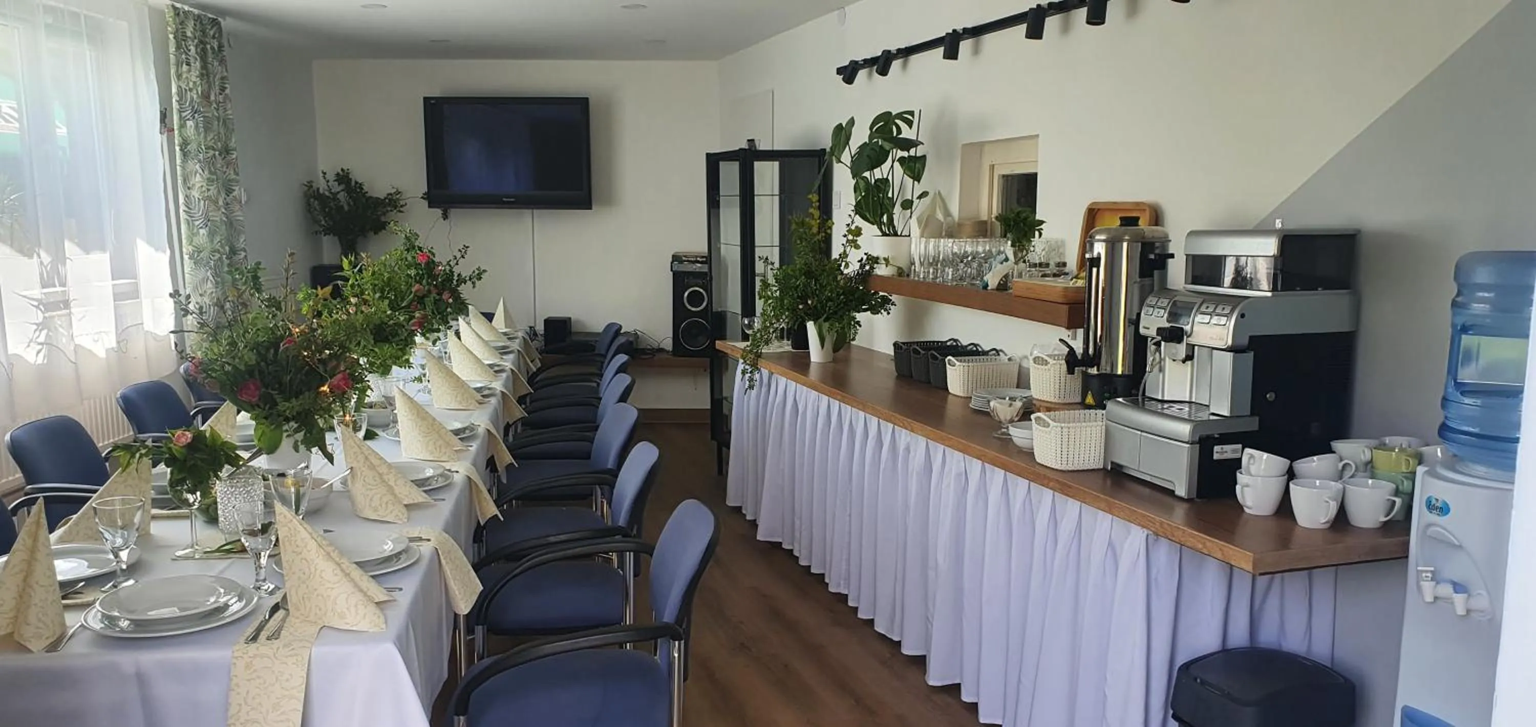 Restaurant/places to eat in Willa Biały Domek