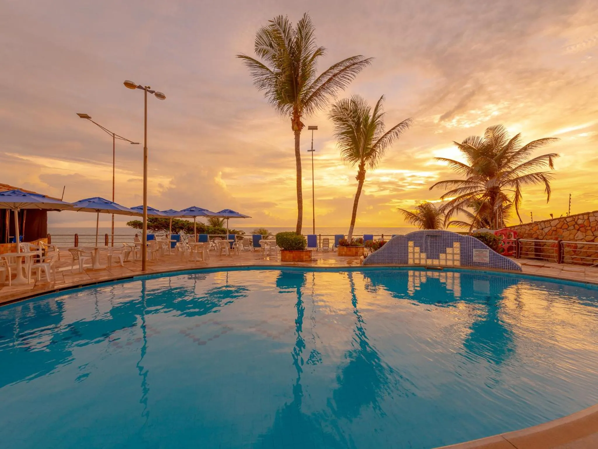 Swimming pool in Happy Hotel Praia Azul