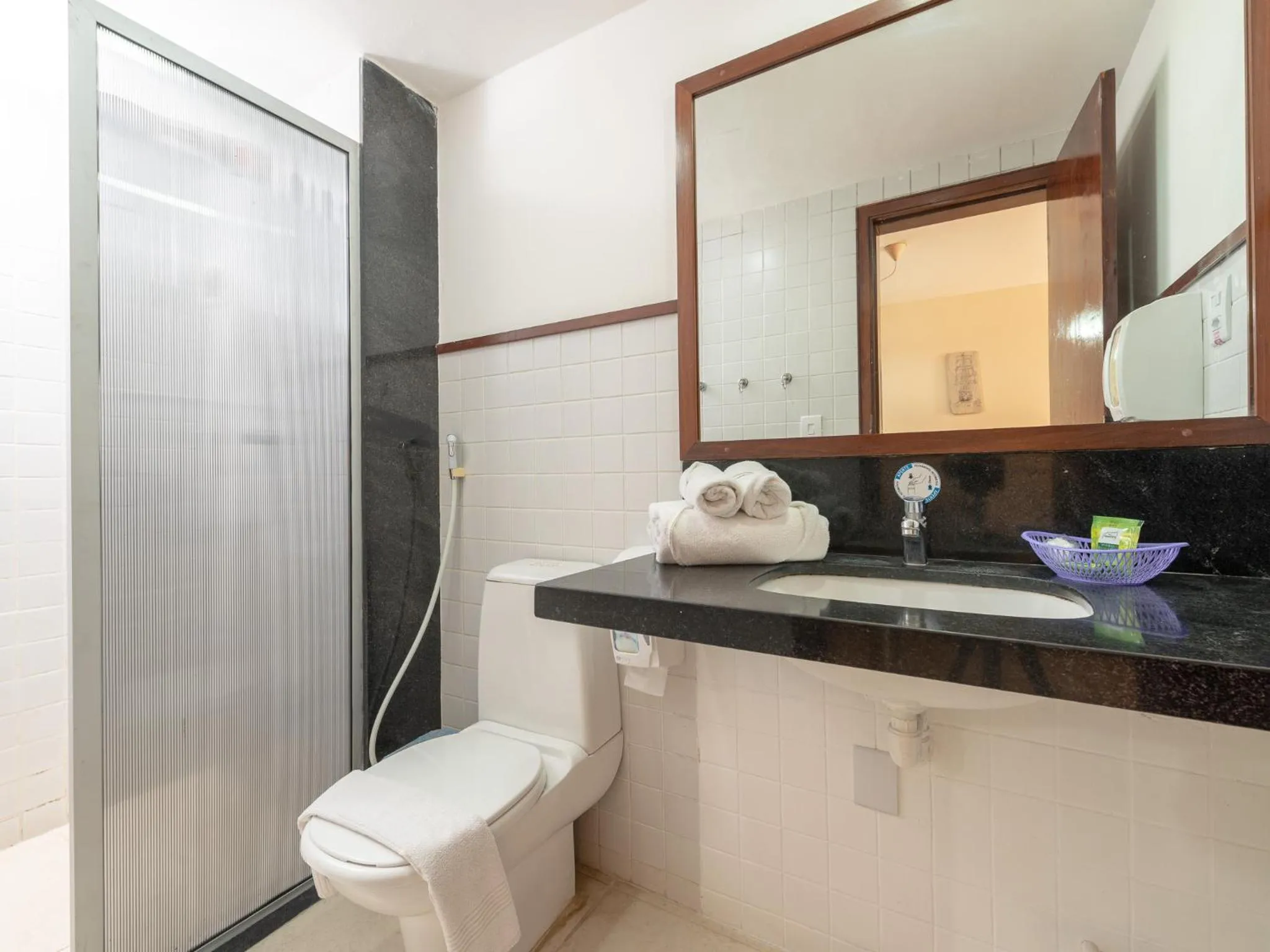 Bathroom in Happy Hotel Praia Azul