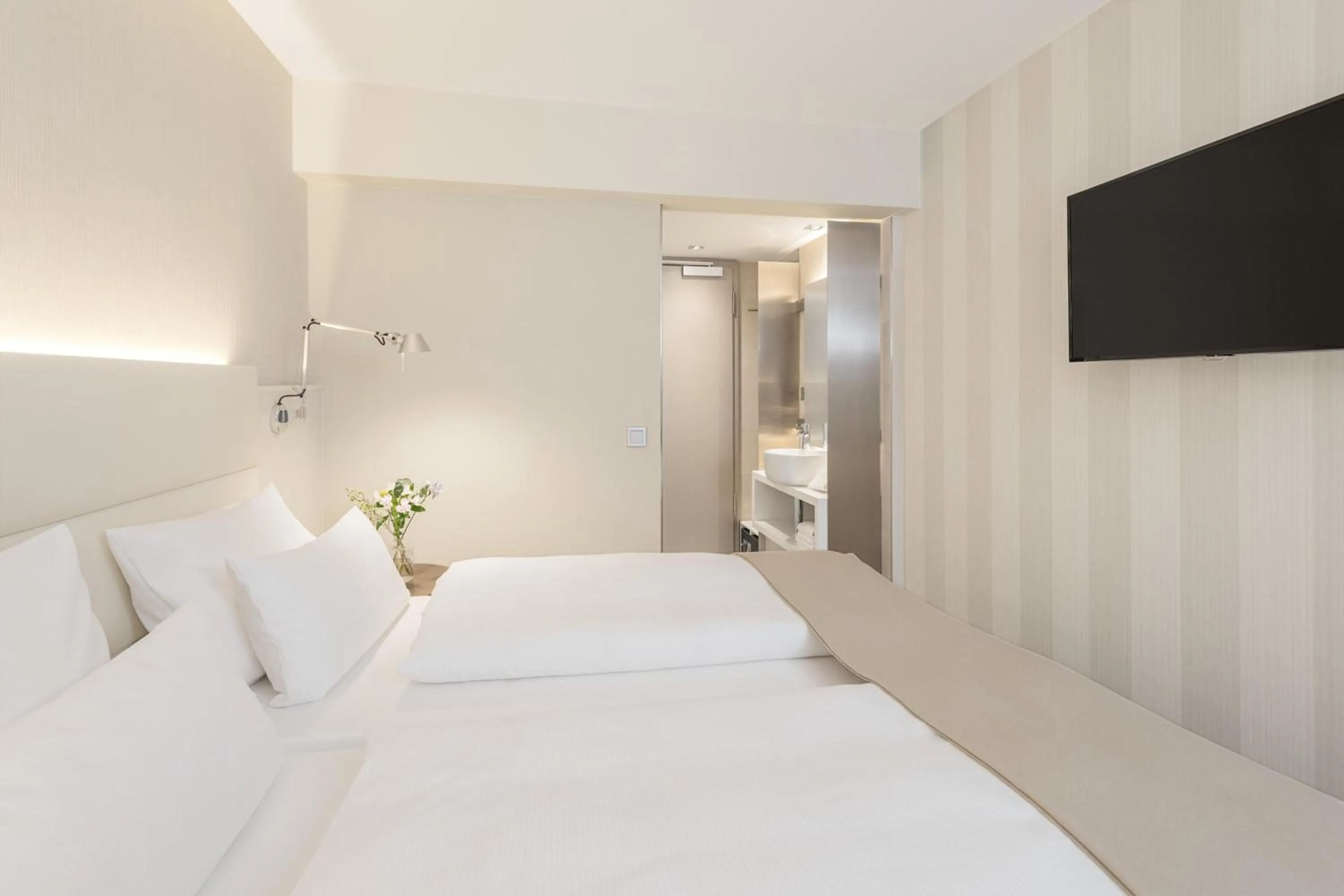 Bedroom, Bed in NH Hamburg Mitte