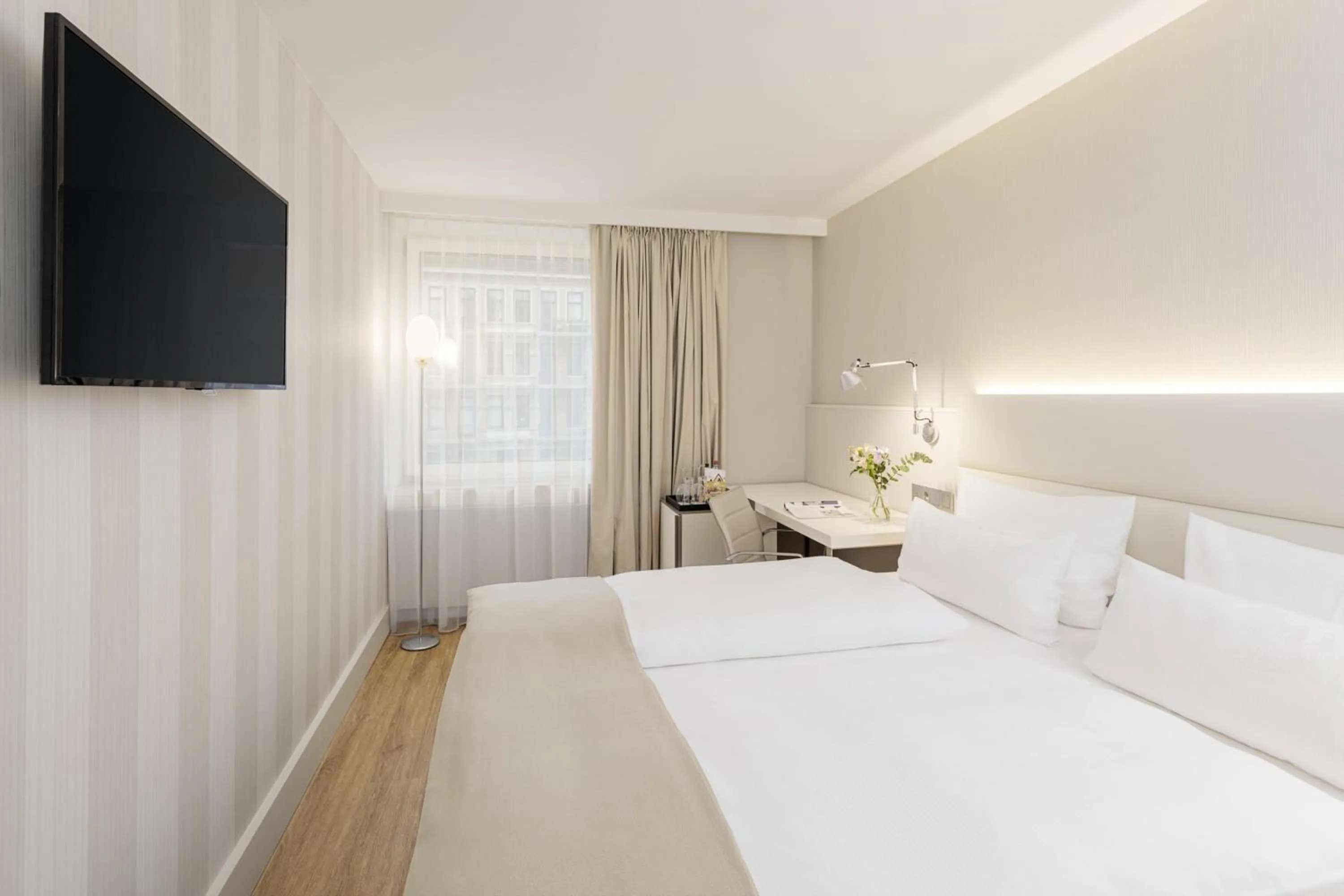 Bedroom, Bed in NH Hamburg Mitte