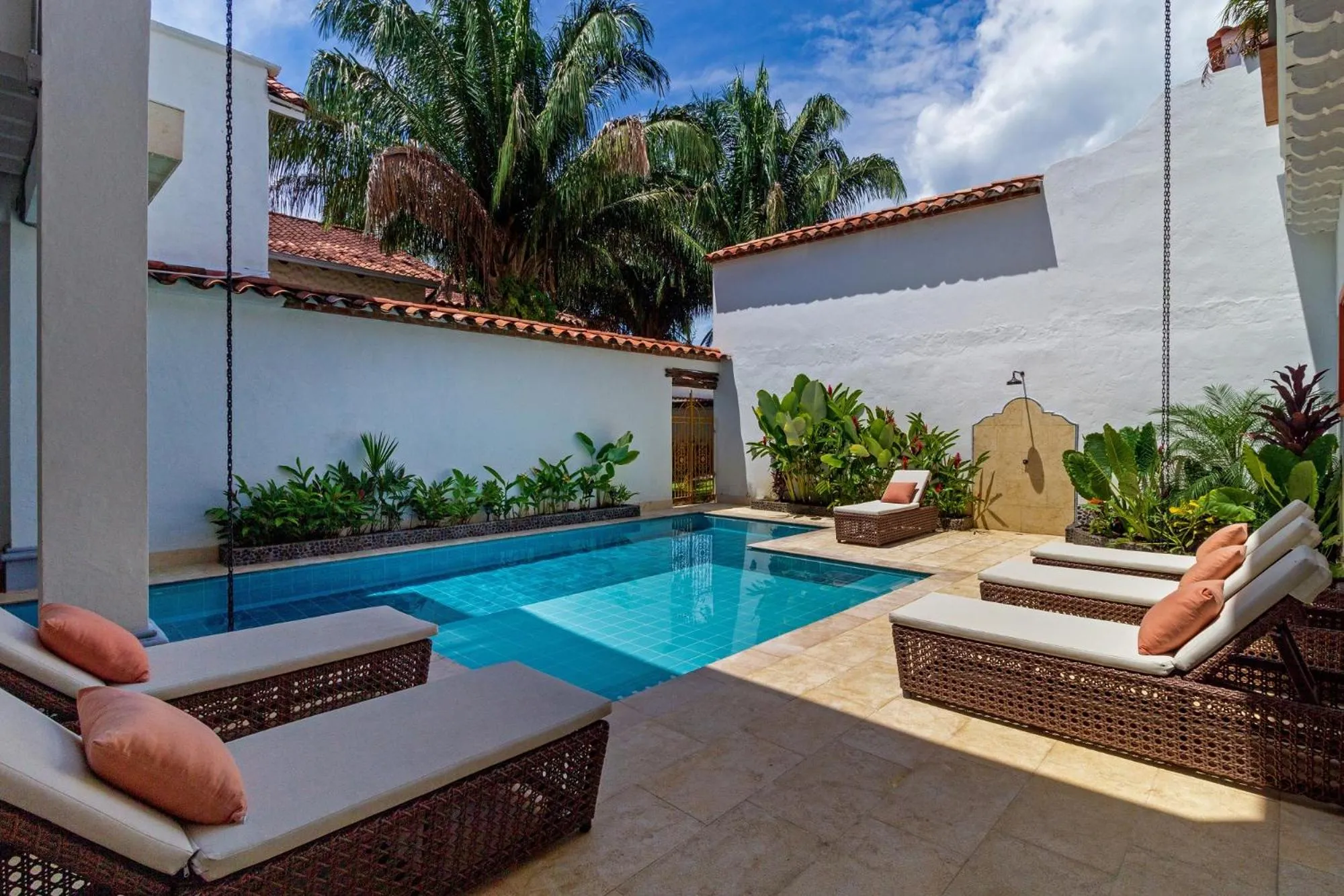 Swimming pool in Hotel Fundadores en Cauca Viejo Fundadores