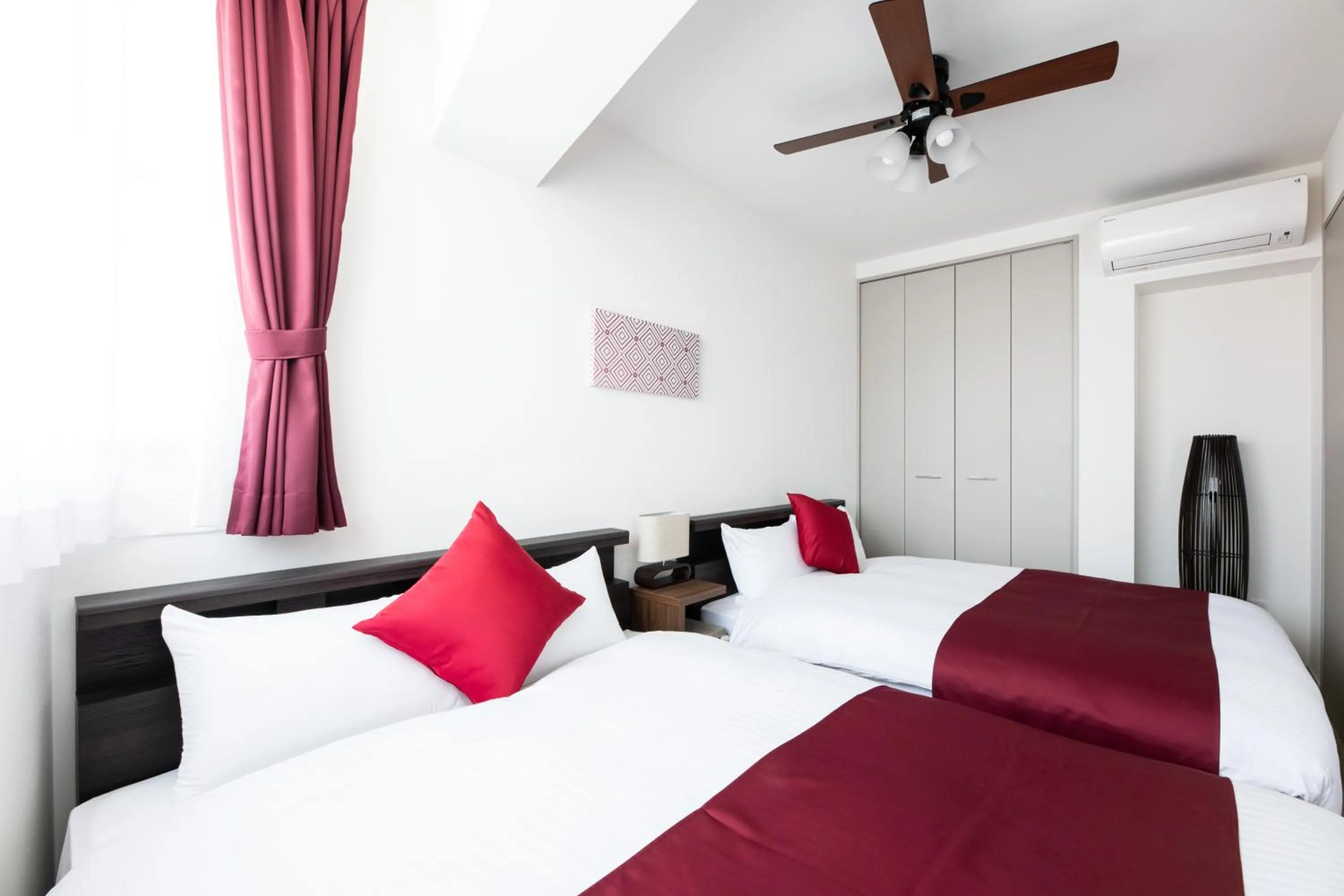 Bed in Grand Inn Canalside