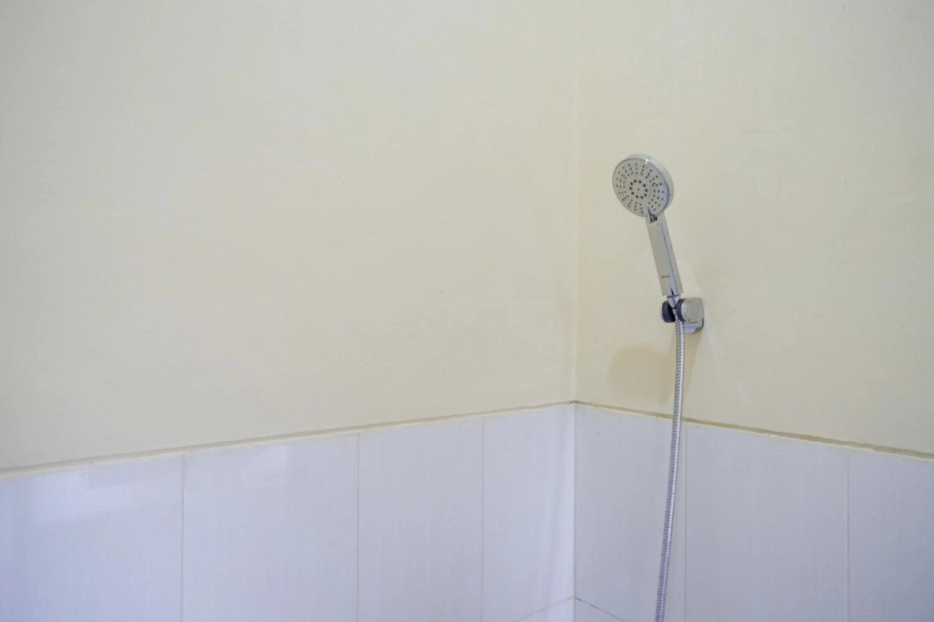 RedDoorz near Graha Saba Buana Solo