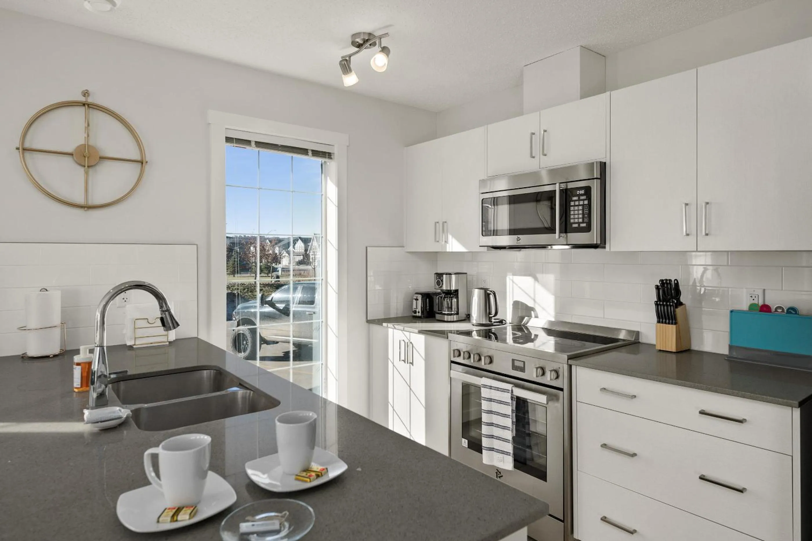 Kitchen or kitchenette in GLOBALSTAY New Apartments in Cranbrook Free street parking